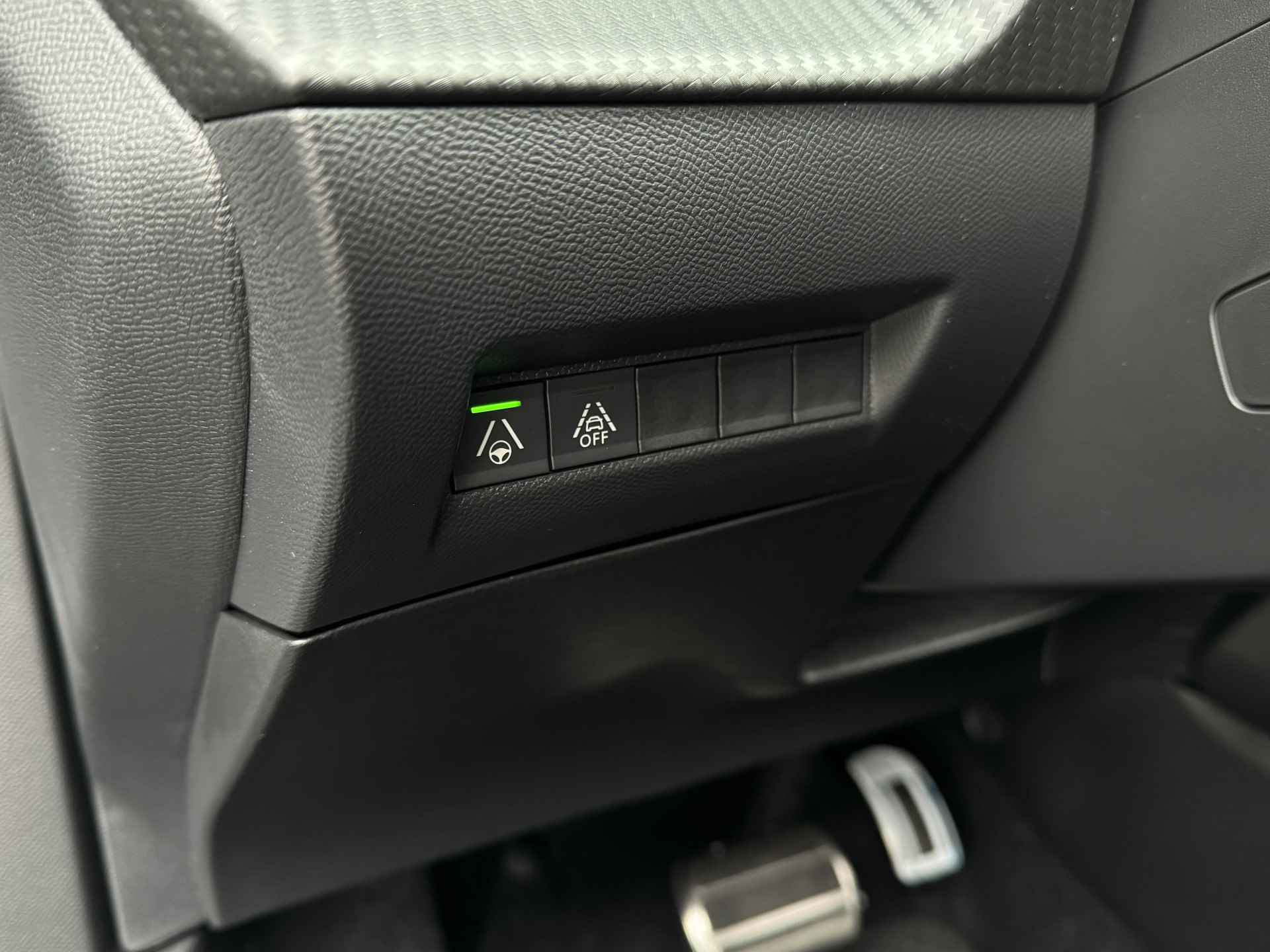 Peugeot e-2008 EV GT 50 kWh | Stoelverwarming | Camera | Sensoren V/A | Navi | ACC | Carplay - 44/45