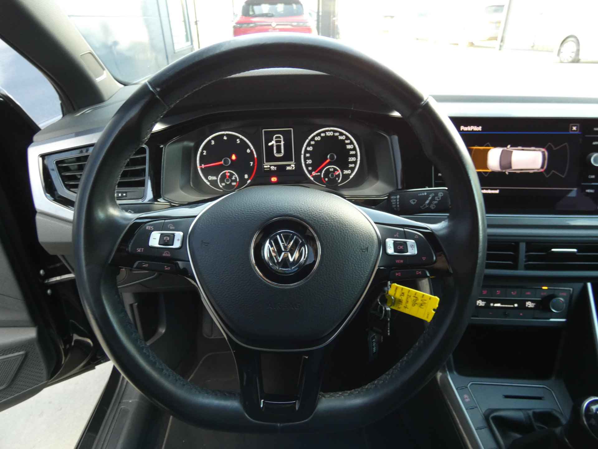 Volkswagen Polo 1.0 TSI Comfortline Business Half Leder | Climate Conrol | Parkeersensoren en Trekhaak - 19/47