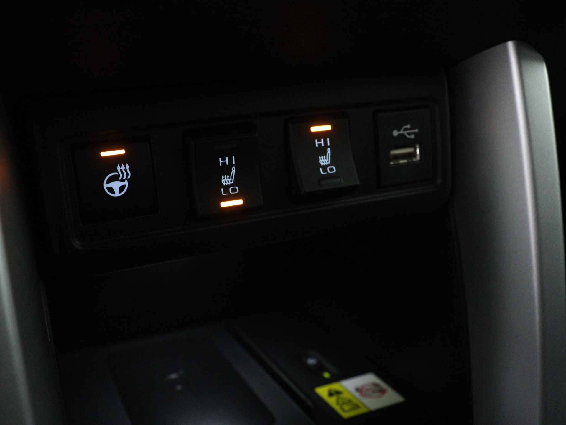 Toyota Corolla Cross 2.0 High Power Hybrid Dynamic AWD Limited | Winter Pack | Camera | - 35/42