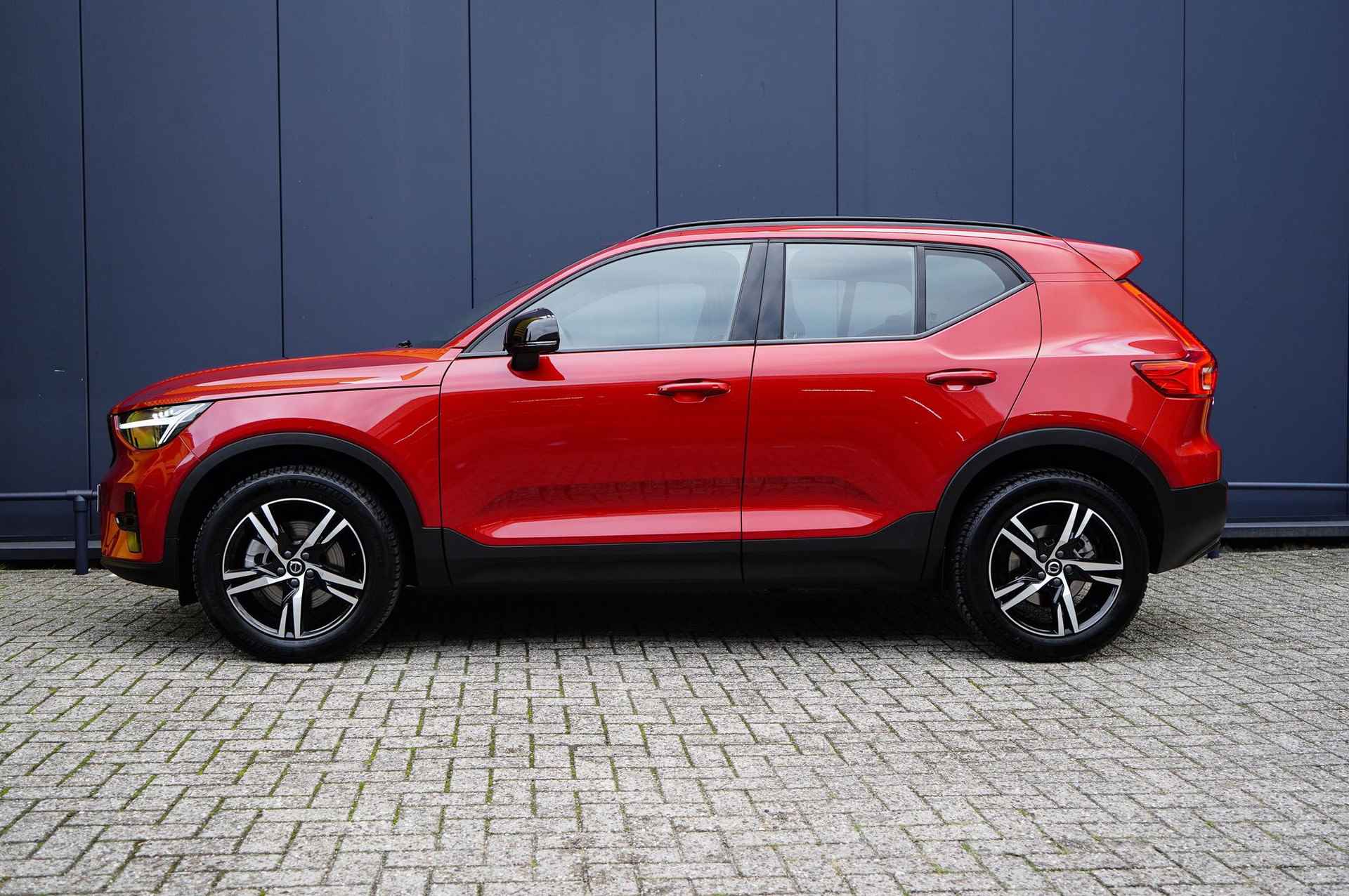 Volvo XC40 2.0 B4 Plus Dark | Harman/Kardon | Park Assist | Trekhaak | Stoel- stuurverwarming - 3/27