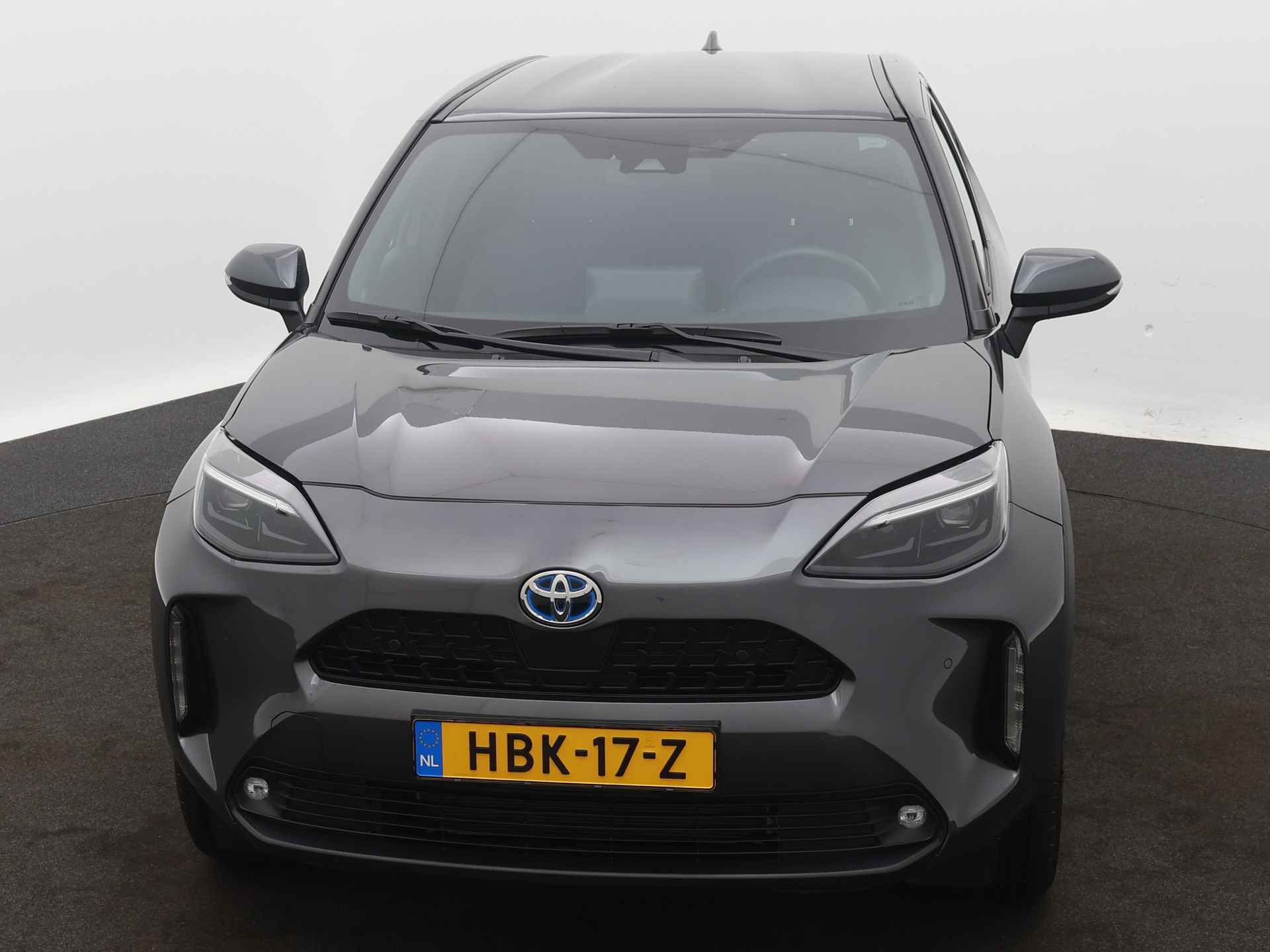 Toyota Yaris Cross 1.5 Hybrid Dynamic Limited | Parkeersensoren | Camera | Climate Control | Stoel en stuurwiel verwarmd | LM velgen | Cruise Control Adaptief | 14-01-2025 purmerend - 26/44