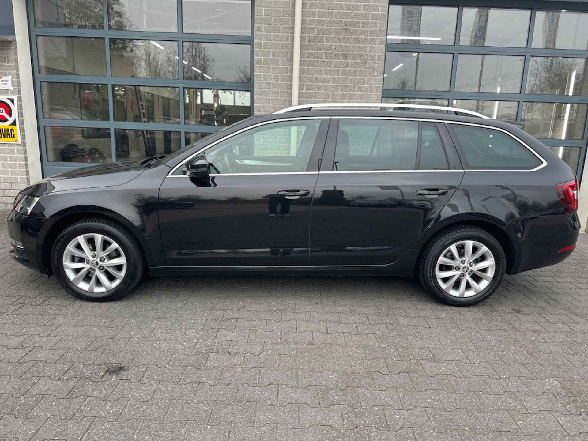 Skoda Octavia Combi 1.6 TDI Greentech Style Business | DSG | TREKHAAK | - 2/21