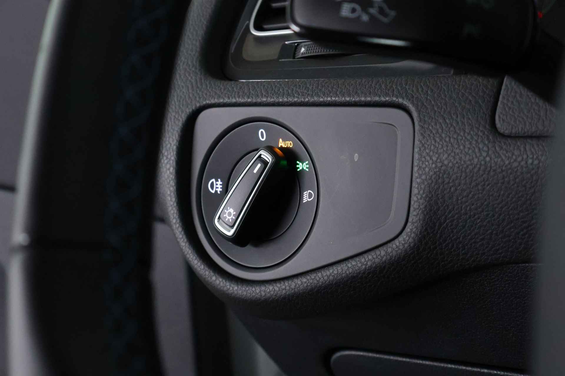 Volkswagen e-Golf e-Golf / Navi / ACC / CarPlay / LED - 25/30