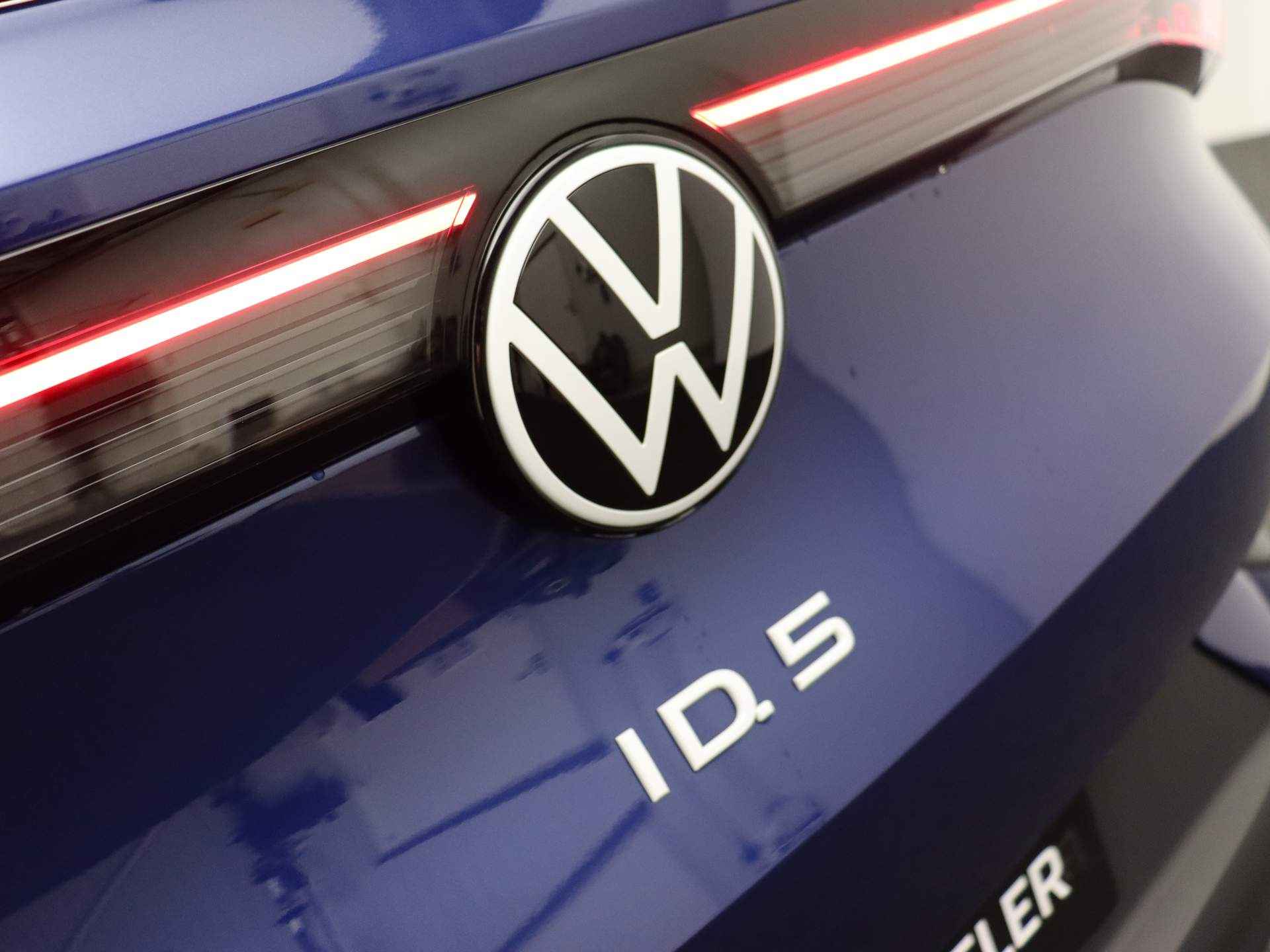 Volkswagen ID.5 Pro 204pk 77kWh, Matrix LED, 20" LM, camera, keyless, parkassist, sportonderstel - 47/47