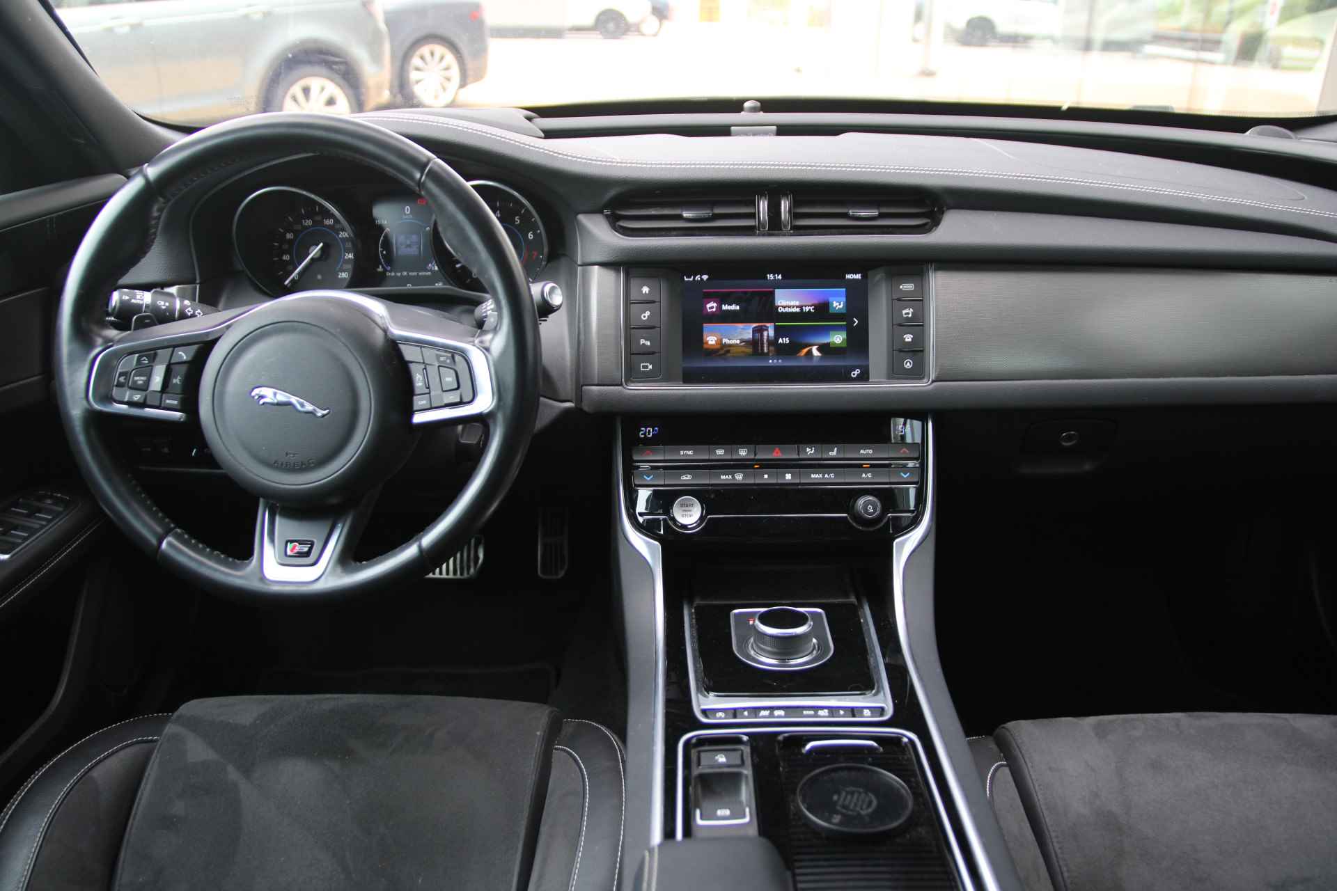 Jaguar XF 3.0 S AWD 381 pk - 7/33