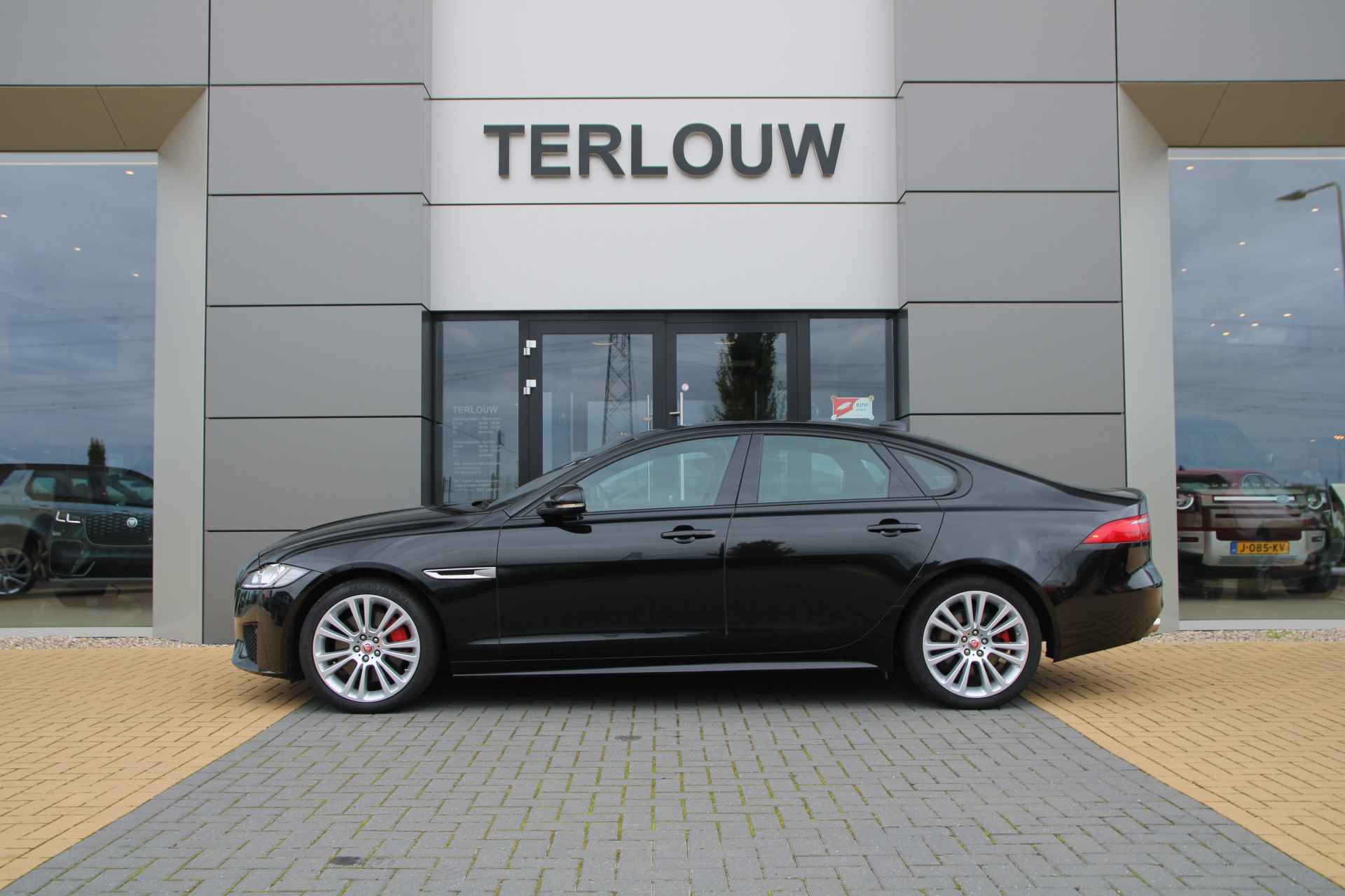 Jaguar XF 3.0 S AWD 381 pk - 10/33