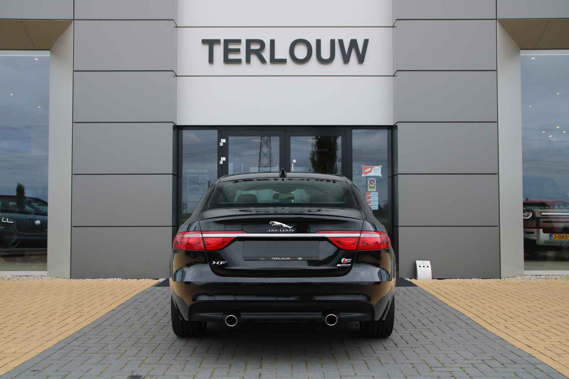 Jaguar XF 3.0 S AWD 381 pk - 9/33