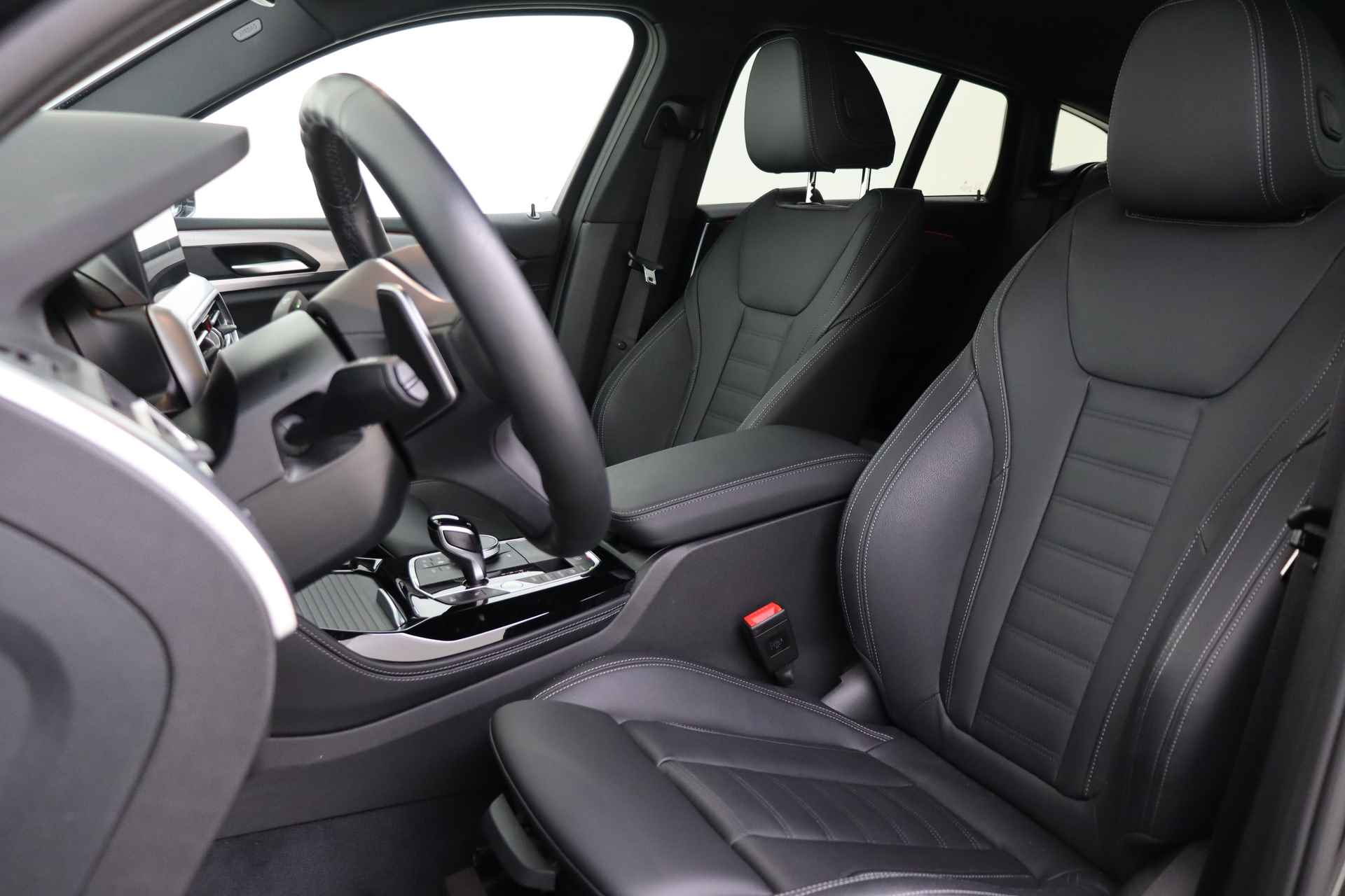BMW X4 xDrive20i High Executive M Sport Automaat / Trekhaak / Laserlight / Sportstoelen / / BMW M 50 Jahre uitvoering Comfort Access / Parking Assistant / M Sportonderstel - 10/75