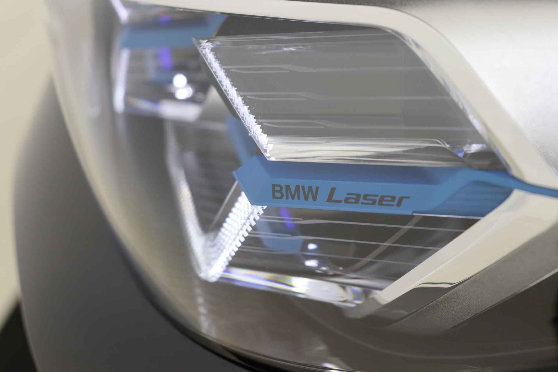 BMW X4 xDrive20i High Executive M Sport Automaat / Trekhaak / Laserlight / Sportstoelen / / BMW M 50 Jahre uitvoering Comfort Access / Parking Assistant / M Sportonderstel - 54/75