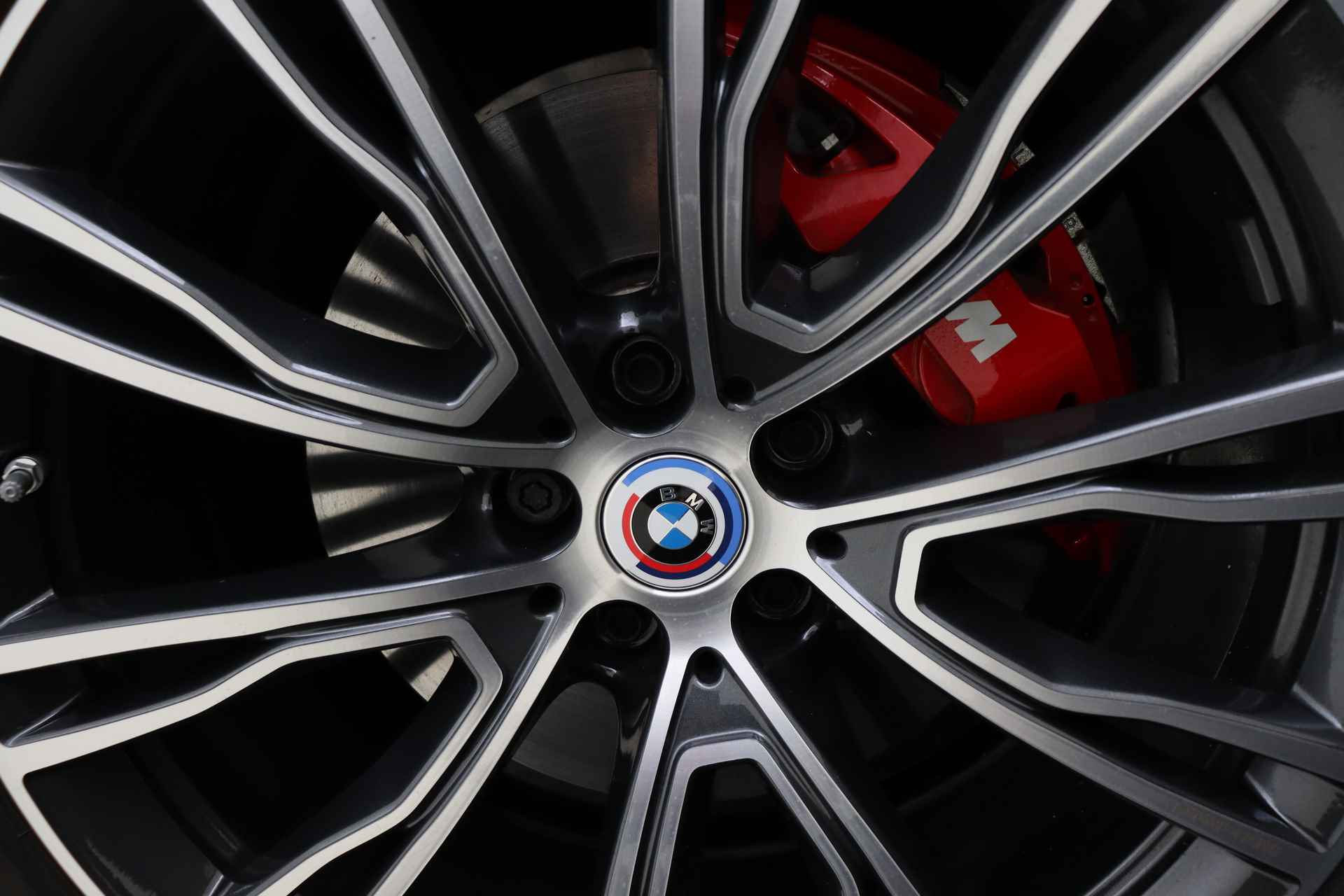 BMW X4 xDrive20i High Executive M Sport Automaat / Trekhaak / Laserlight / Sportstoelen / / BMW M 50 Jahre uitvoering Comfort Access / Parking Assistant / M Sportonderstel - 60/75