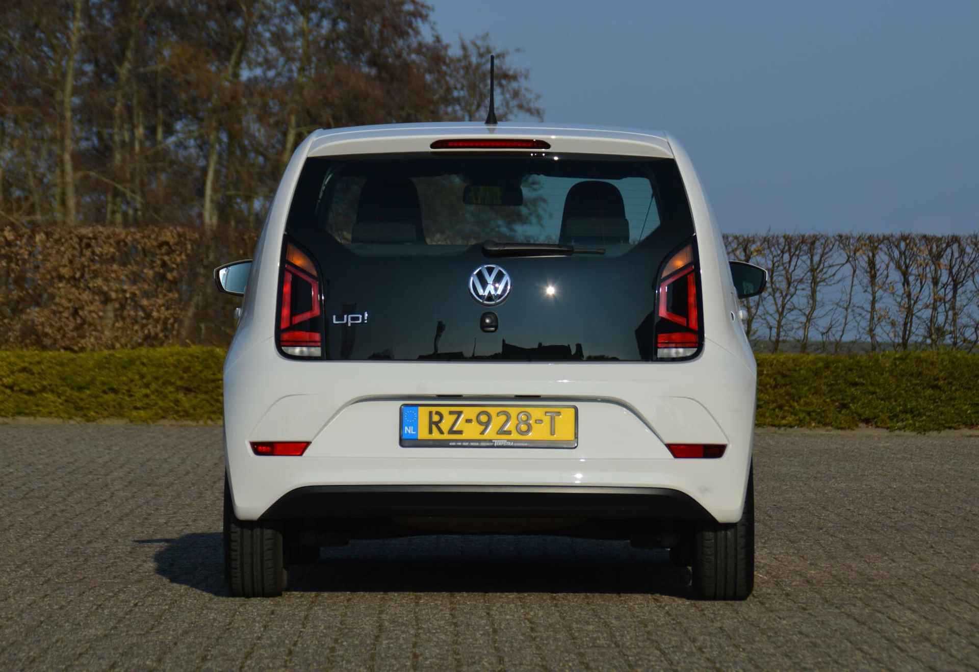 Volkswagen Up! 1.0 BMT move up! 1e eig. 26.246 km! - 11/73