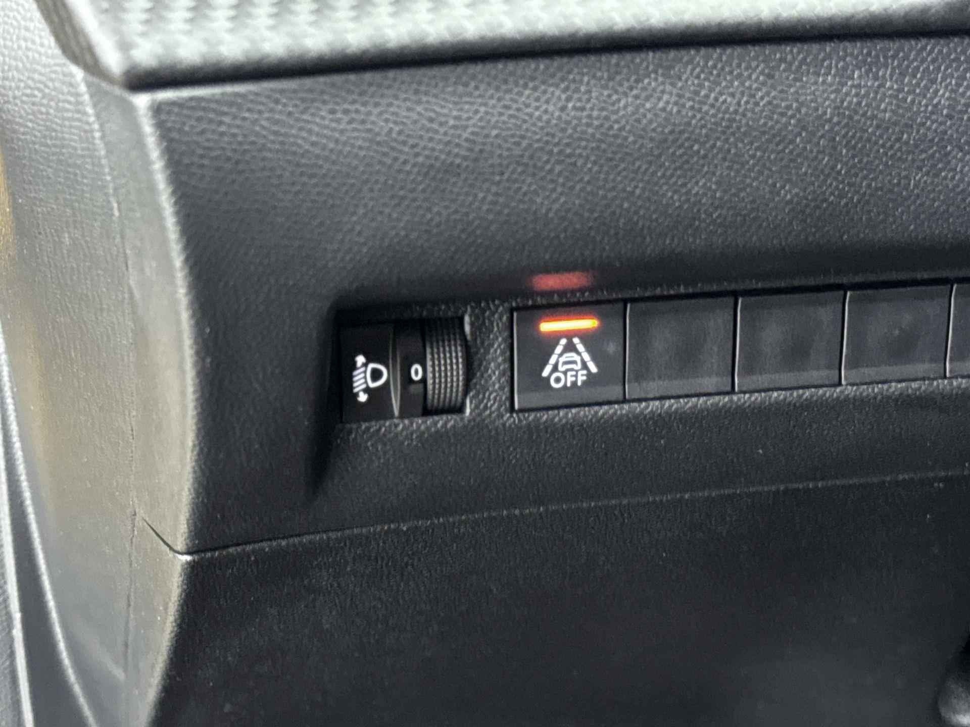 Peugeot 208 1.2 75 pk Allure | Navigatie | Parkeersensoren | Led - 12/40