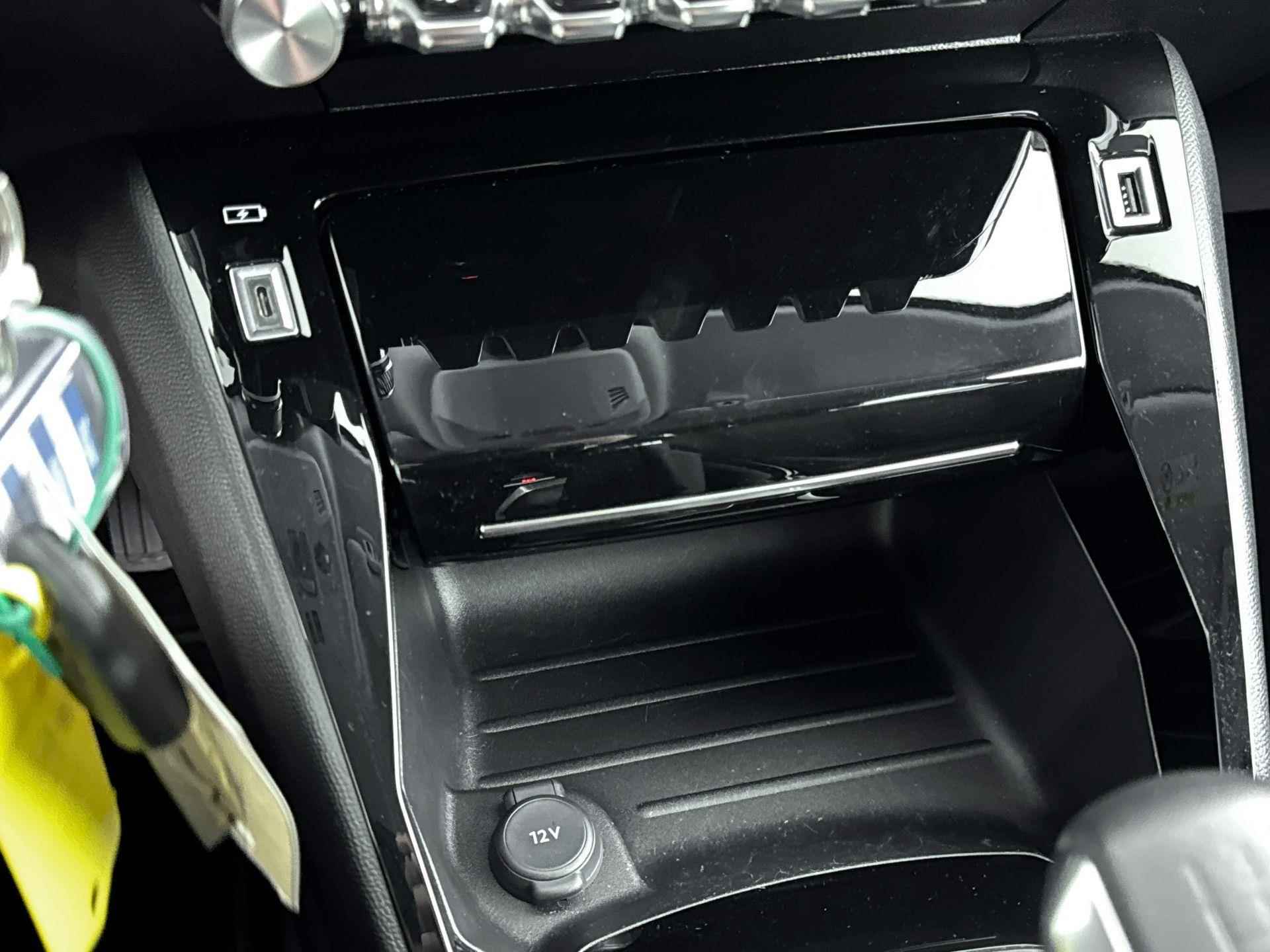 Peugeot 208 1.2 75 pk Allure | Navigatie | Parkeersensoren | Led - 17/40