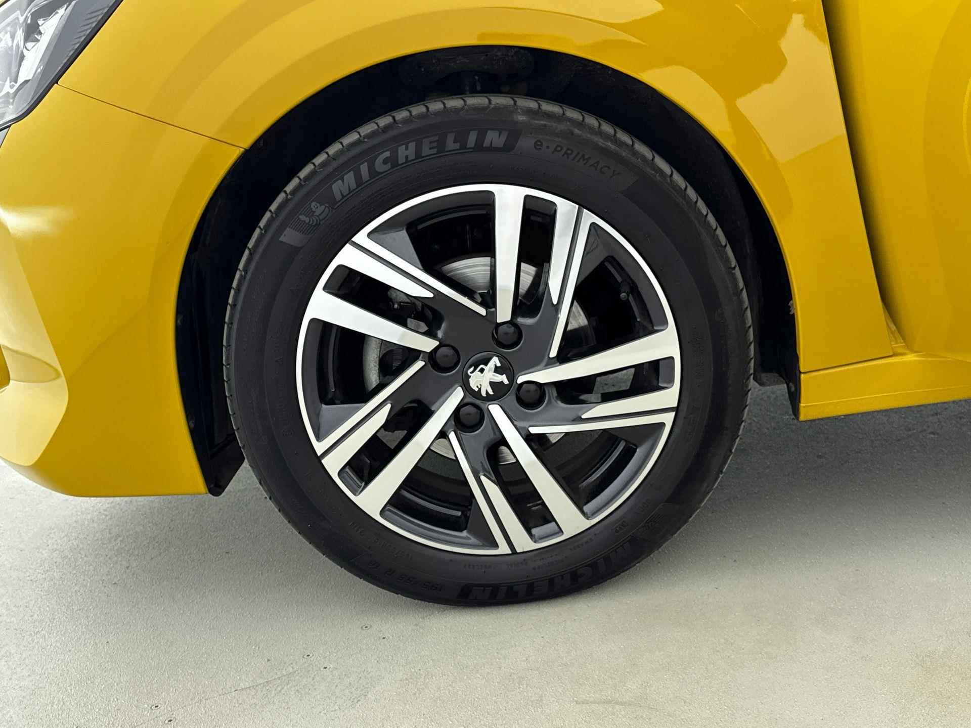 Peugeot 208 1.2 75 pk Allure | Navigatie | Parkeersensoren | Led - 28/40