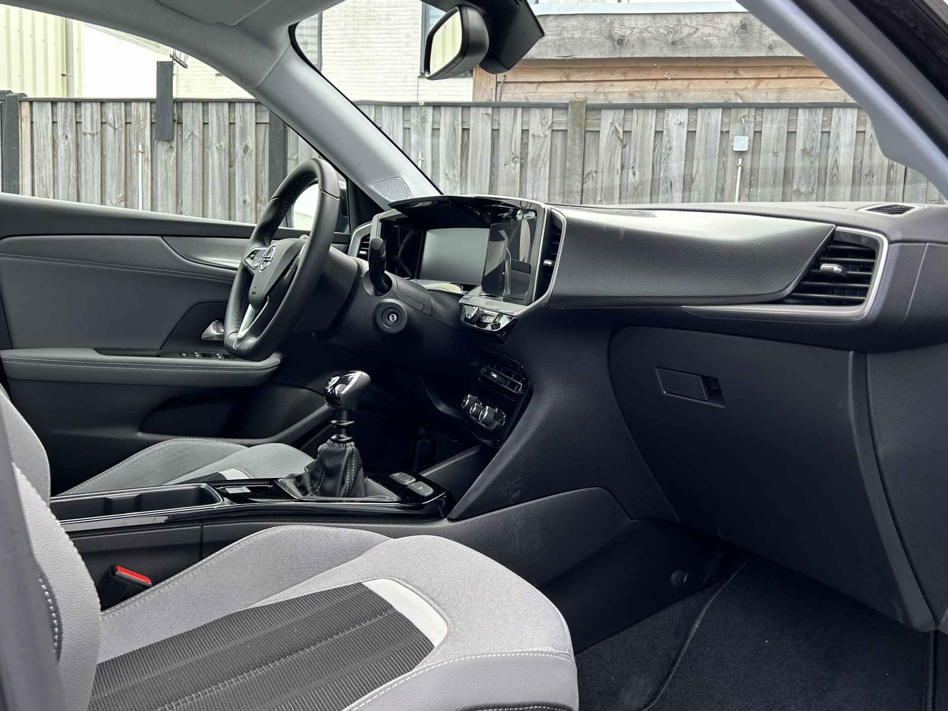 Opel Mokka 1.2 100 pk 6-bak Level 3 | Navigatie | Apple Carplay/Android Auto | Parkeercamera en sensoren | DAB+ radio | Dodehoekbewaking |  Cruise control | Automatisch dimmende binnenspiegel | 17 inch LM velgen | - 15/33