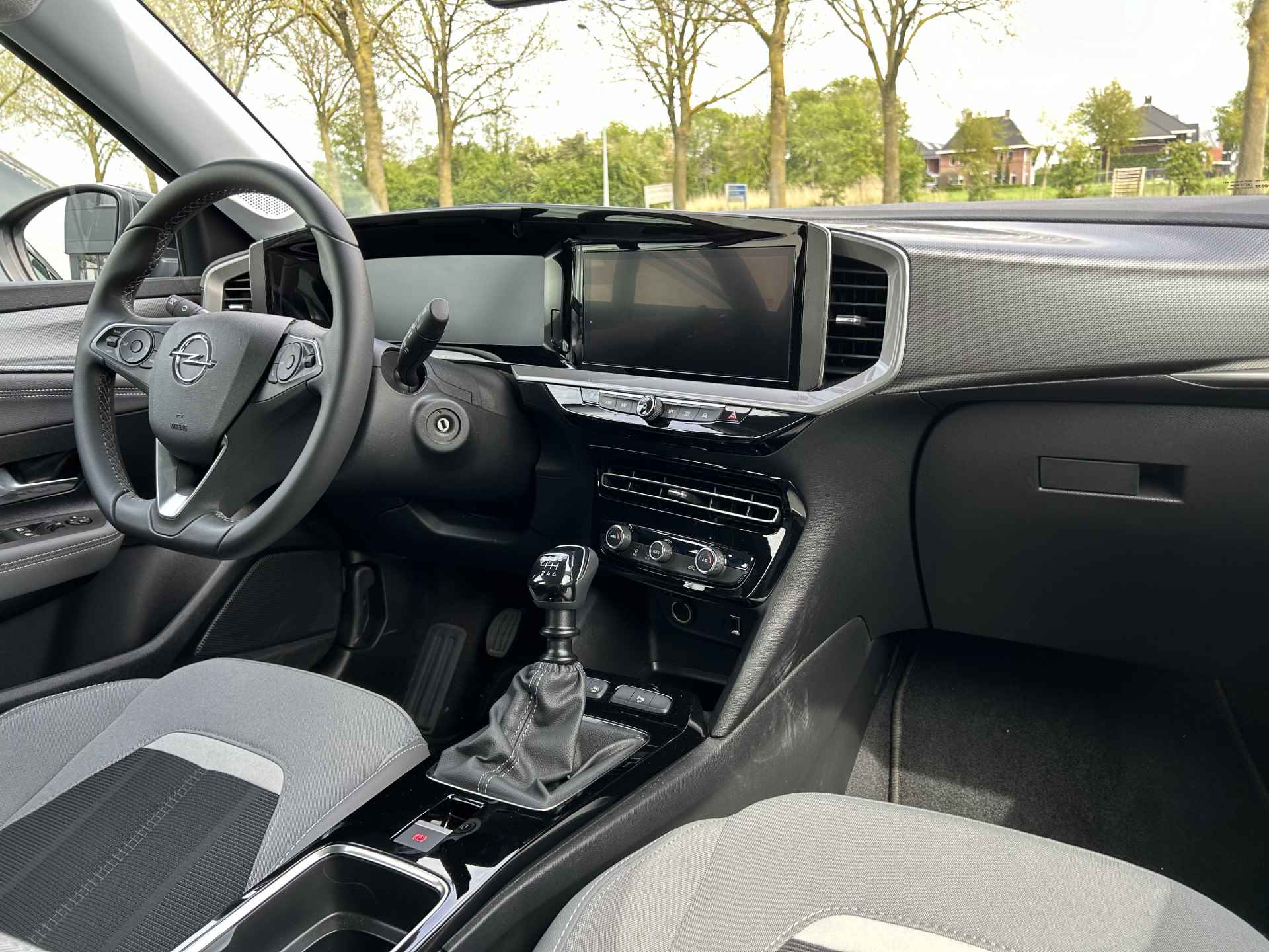Opel Mokka 1.2 100 pk 6-bak Level 3 | Navigatie | Apple Carplay/Android Auto | Parkeercamera en sensoren | DAB+ radio | Dodehoekbewaking |  Cruise control | Automatisch dimmende binnenspiegel | 17 inch LM velgen | - 16/33