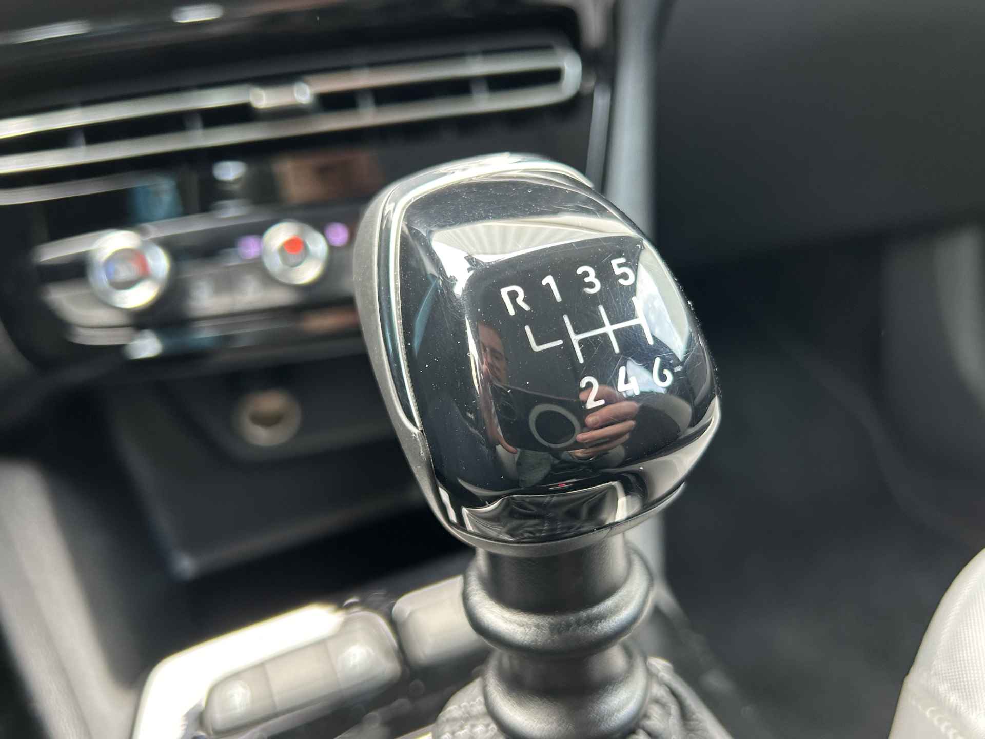 Opel Mokka 1.2 100 pk 6-bak Level 3 | Navigatie | Apple Carplay/Android Auto | Parkeercamera en sensoren | DAB+ radio | Dodehoekbewaking |  Cruise control | Automatisch dimmende binnenspiegel | 17 inch LM velgen | - 28/33