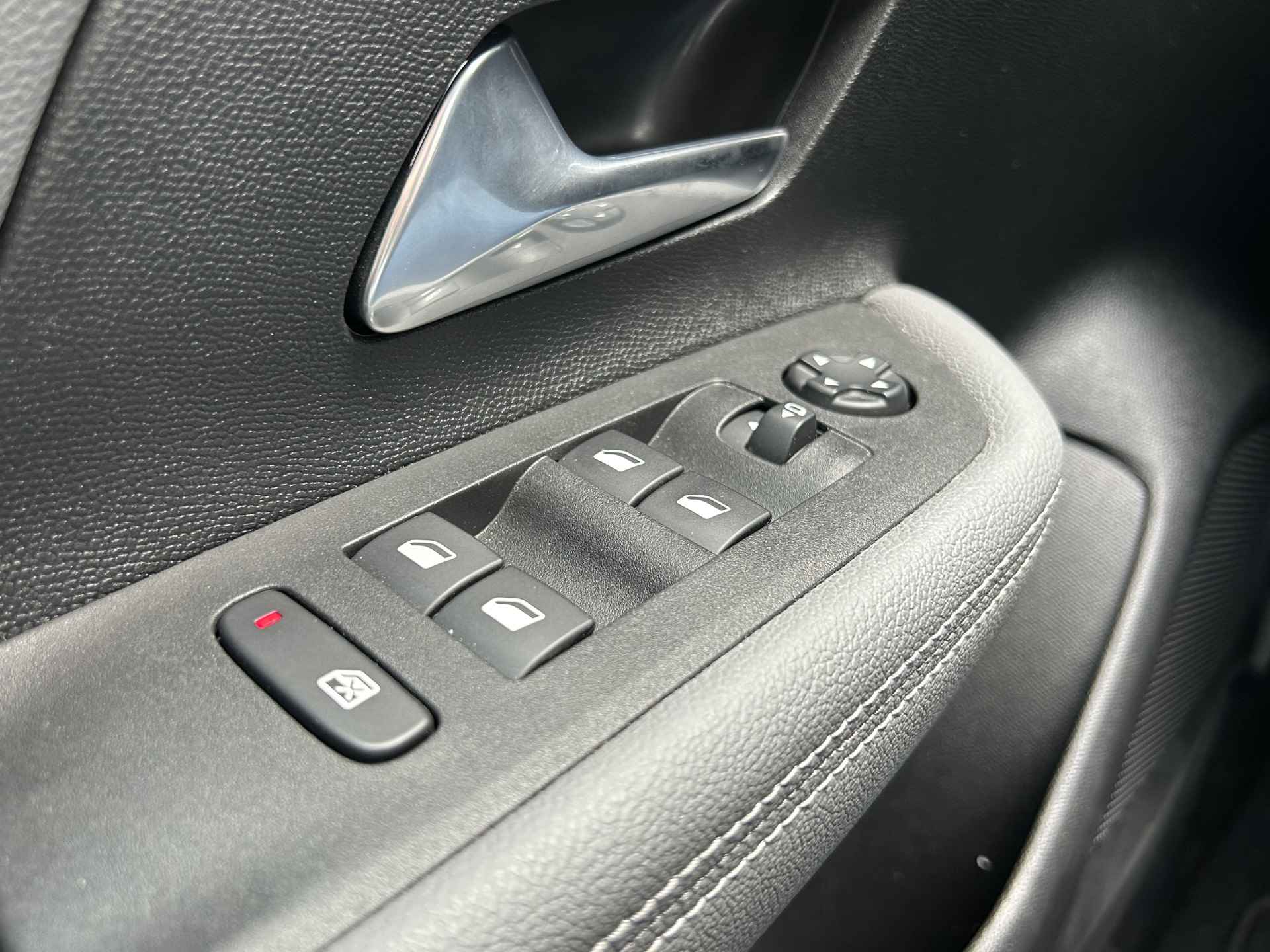 Opel Mokka 1.2 100 pk 6-bak Level 3 | Navigatie | Apple Carplay/Android Auto | Parkeercamera en sensoren | DAB+ radio | Dodehoekbewaking |  Cruise control | Automatisch dimmende binnenspiegel | 17 inch LM velgen | - 31/33