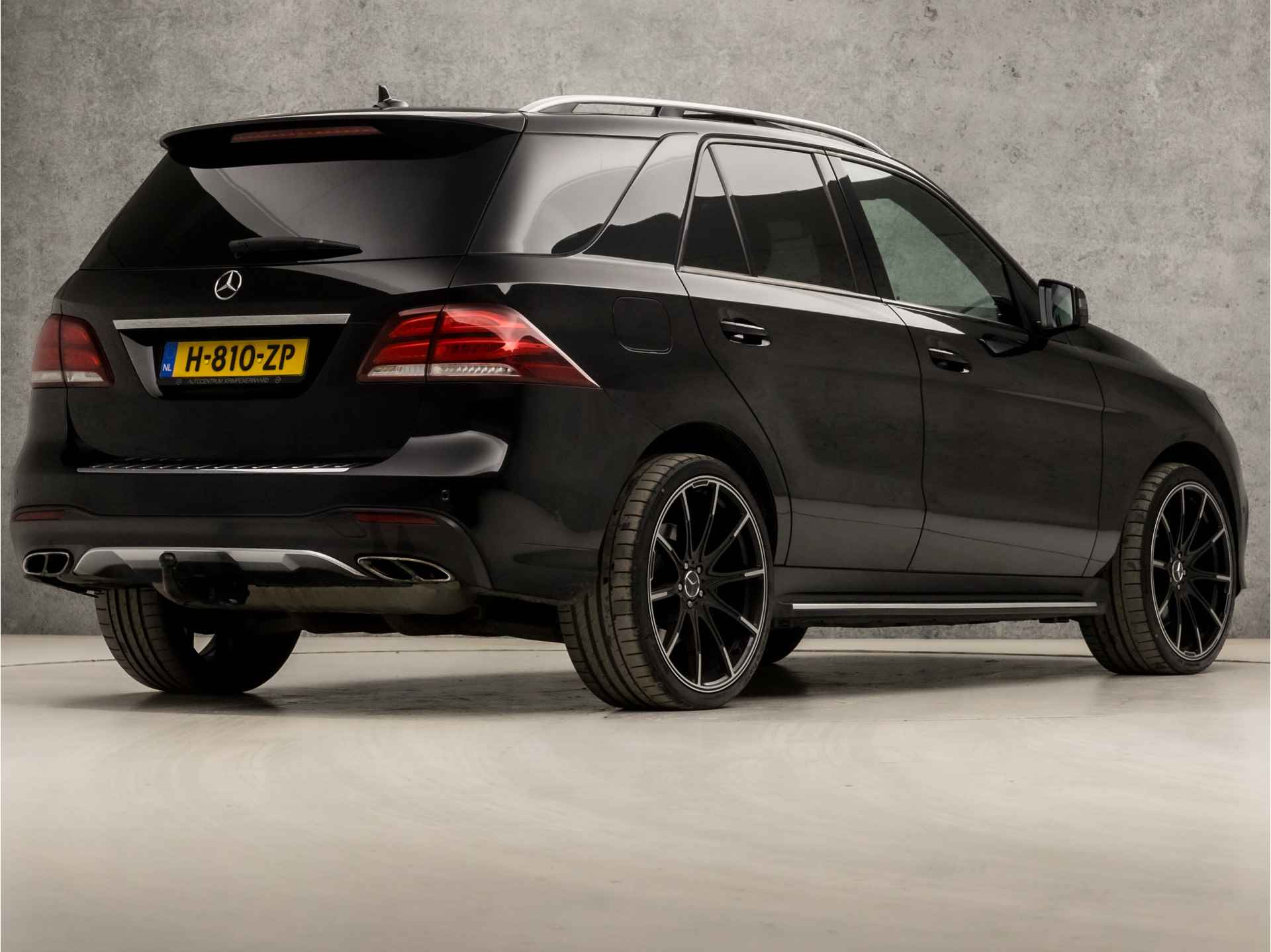 Mercedes-Benz GLE 450 AMG 4MATIC 368Pk Automaat (PANORAMADAK, GROOT NAVI, LUCHTVERING, MEMORY SEATS, LEDER, 360 CAMERA, STOELVERWARMING/KOELING, TREKHAAK, GETINT GLAS, NIEUWSTAAT) - 5/43