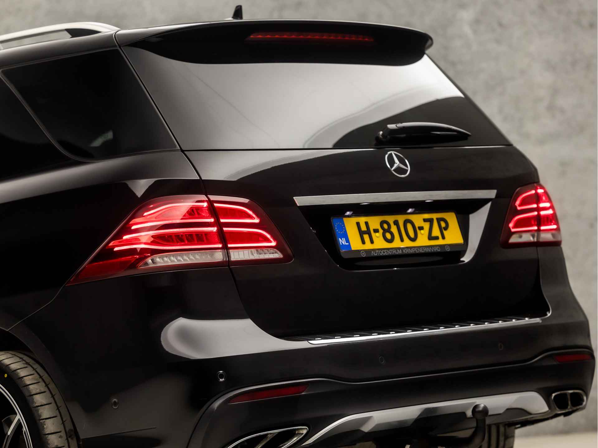 Mercedes-Benz GLE 450 AMG 4MATIC 368Pk Automaat (PANORAMADAK, GROOT NAVI, LUCHTVERING, MEMORY SEATS, LEDER, 360 CAMERA, STOELVERWARMING/KOELING, TREKHAAK, GETINT GLAS, NIEUWSTAAT) - 13/43