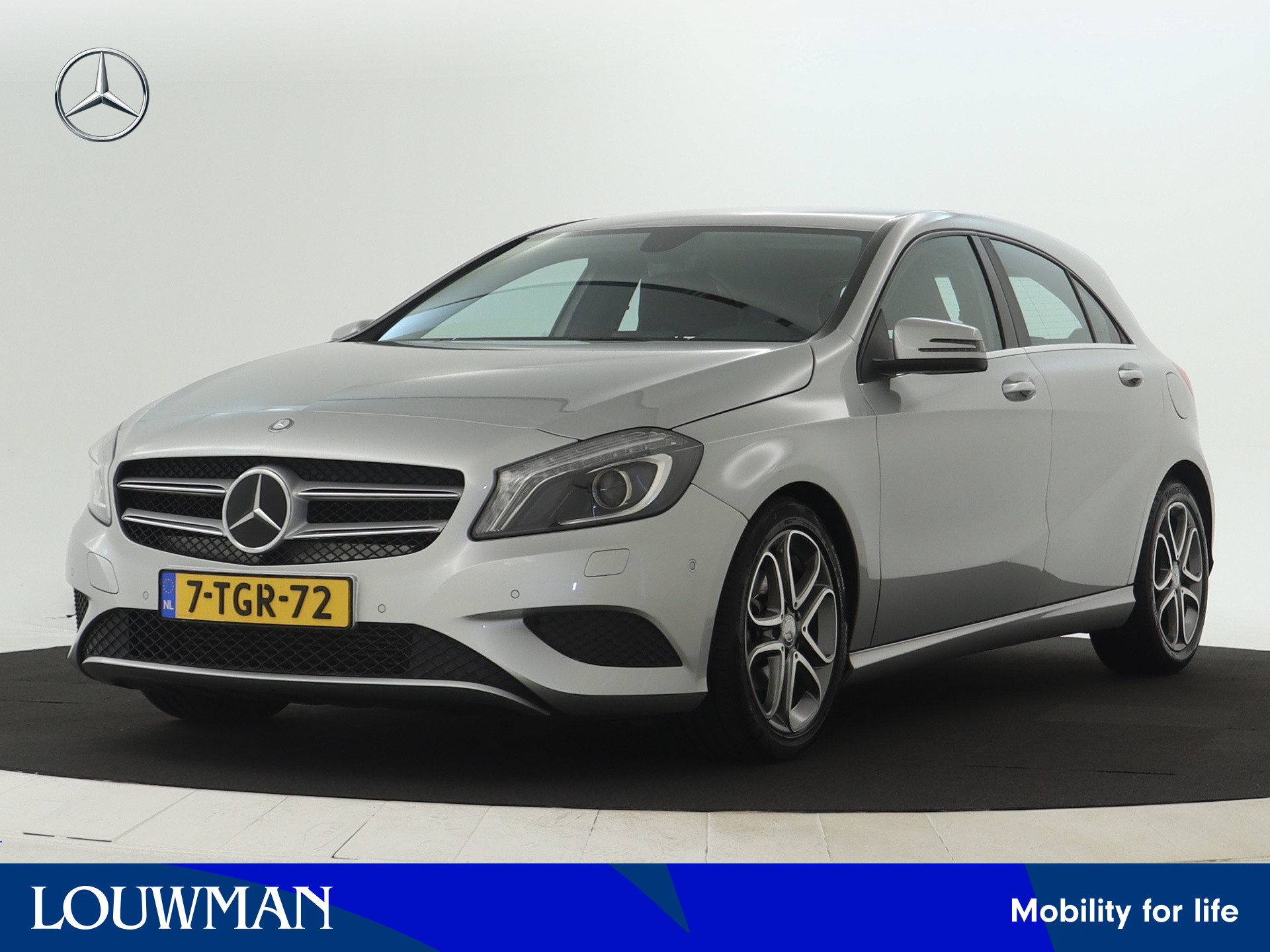 Mercedes-Benz A-Klasse 180 Style Ambition | Parkeersensoren | Bi-Xenon | Navigatie | Cruise Controle | Licht- en zichtpakket |