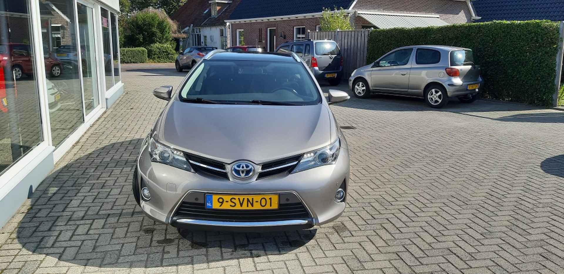 Toyota Auris Touring Sports 1.8 Hybrid Lease Navigatie/Trekhaak/Parkeersensoren - 3/18