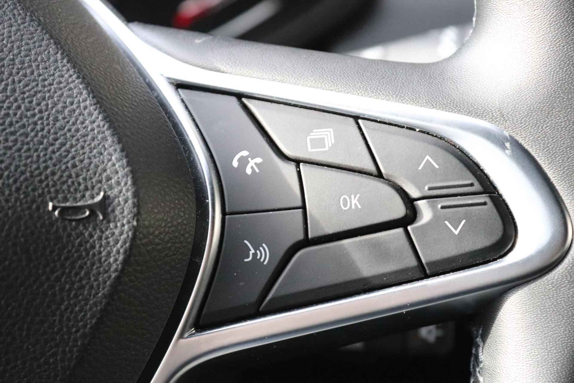 Renault Clio 1.6 E-Tech Hybrid 140 Intens | Navigatie 9,3" | Apple Carplay | Climate Control | LED koplampen | Camera | Parkeersensoren | LMV 16" | All-Seasons - 19/34