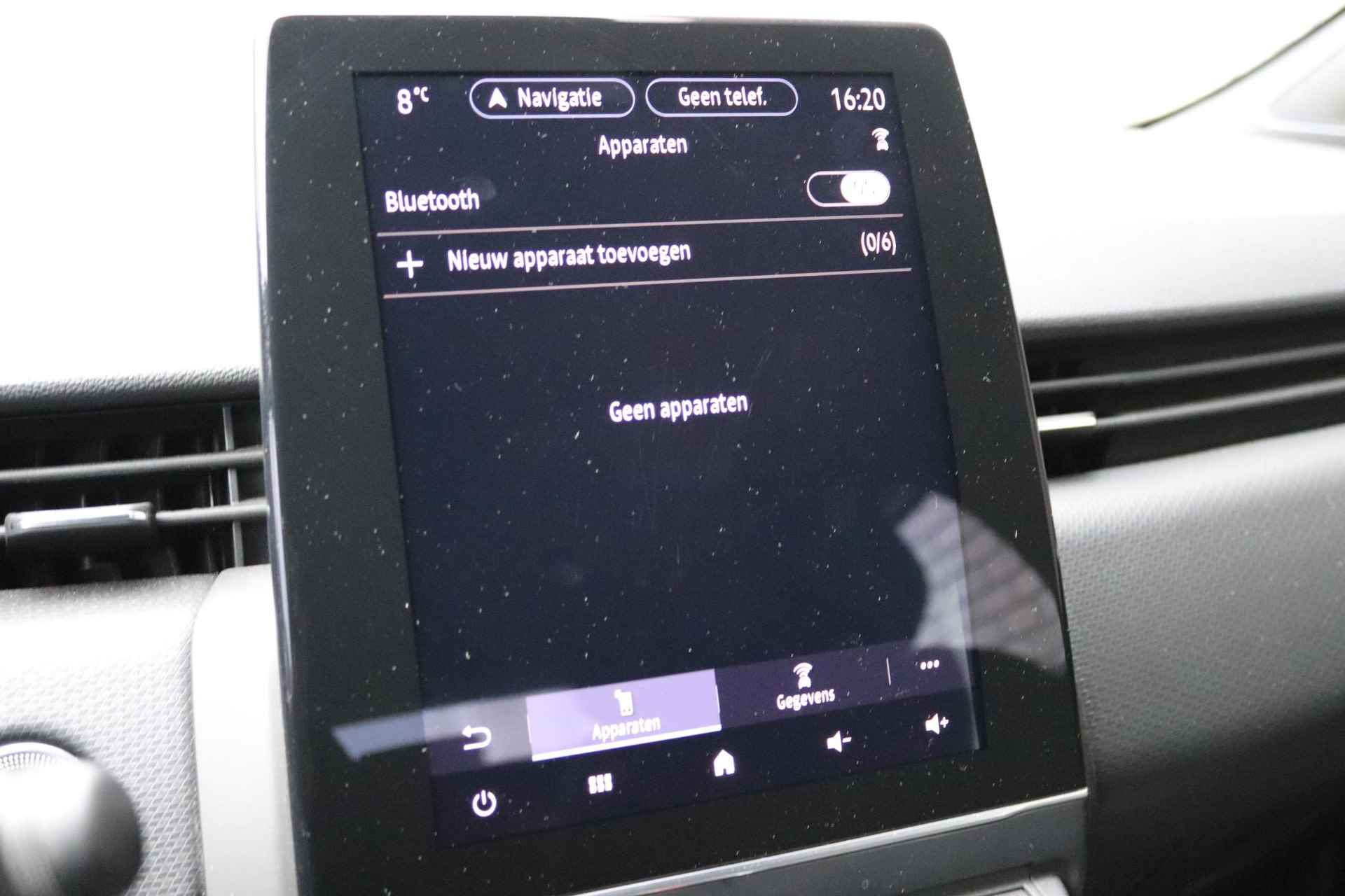 Renault Clio 1.6 E-Tech Hybrid 140 Intens | Navigatie 9,3" | Apple Carplay | Climate Control | LED koplampen | Camera | Parkeersensoren | LMV 16" | All-Seasons - 24/34