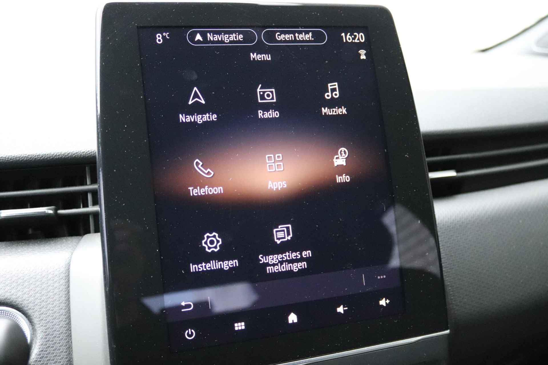 Renault Clio 1.6 E-Tech Hybrid 140 Intens | Navigatie 9,3" | Apple Carplay | Climate Control | LED koplampen | Camera | Parkeersensoren | LMV 16" | All-Seasons - 26/34