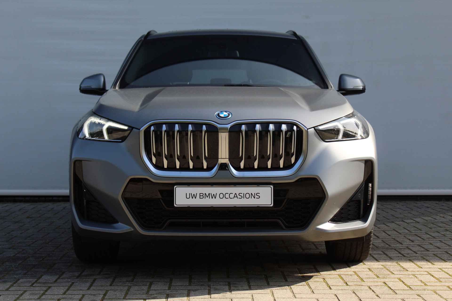BMW iX1 xDrive30 High Executive M Sport 66 kWh / Panoramadak / Trekhaak / Adaptieve LED / Sportstoelen / Memory Seats / Driving Assistant Professional / Comfort Access / Harman-Kardon - 8/34