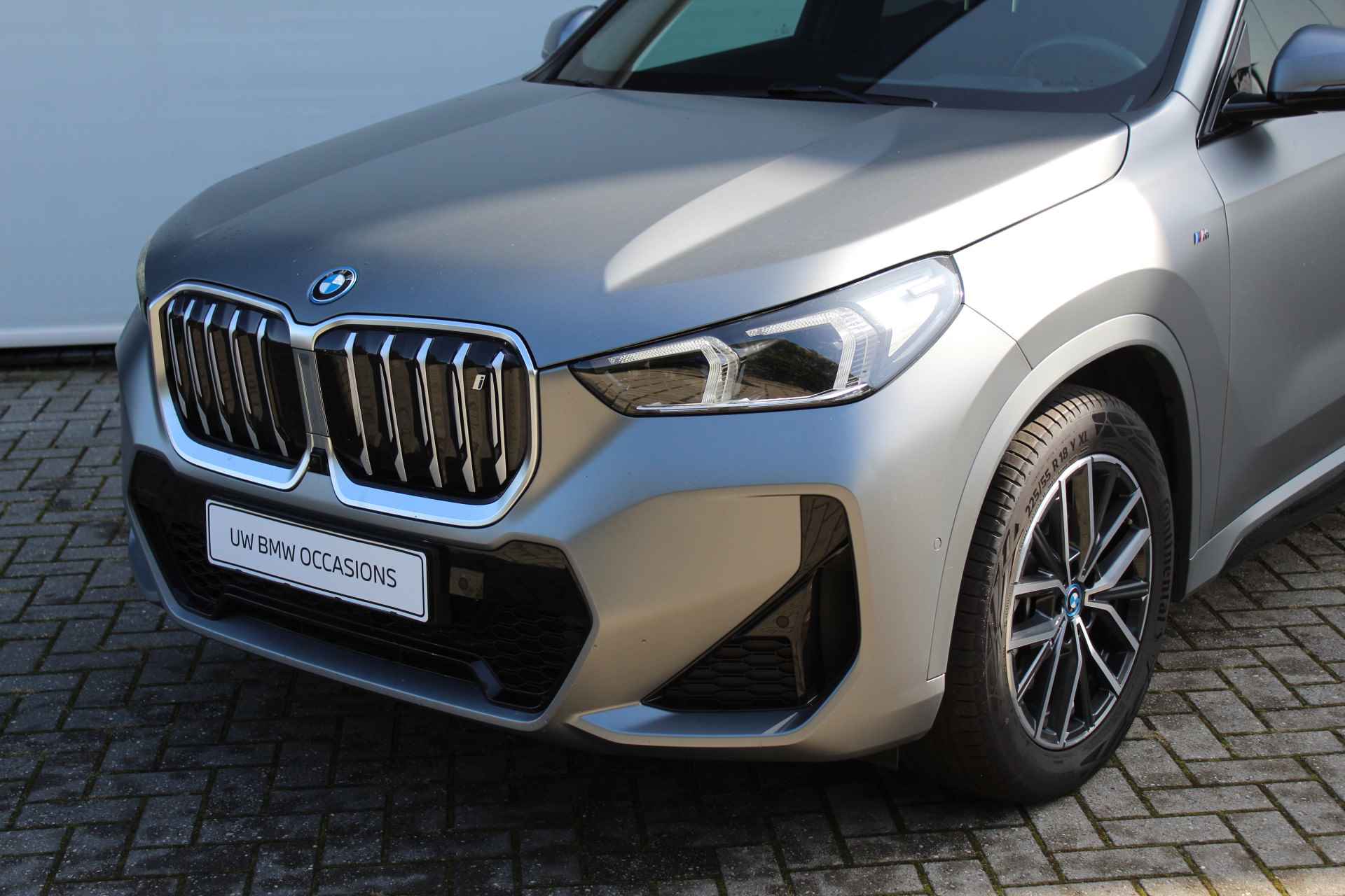 BMW iX1 xDrive30 High Executive M Sport 66 kWh / Panoramadak / Trekhaak / Adaptieve LED / Sportstoelen / Memory Seats / Driving Assistant Professional / Comfort Access / Harman-Kardon - 12/34