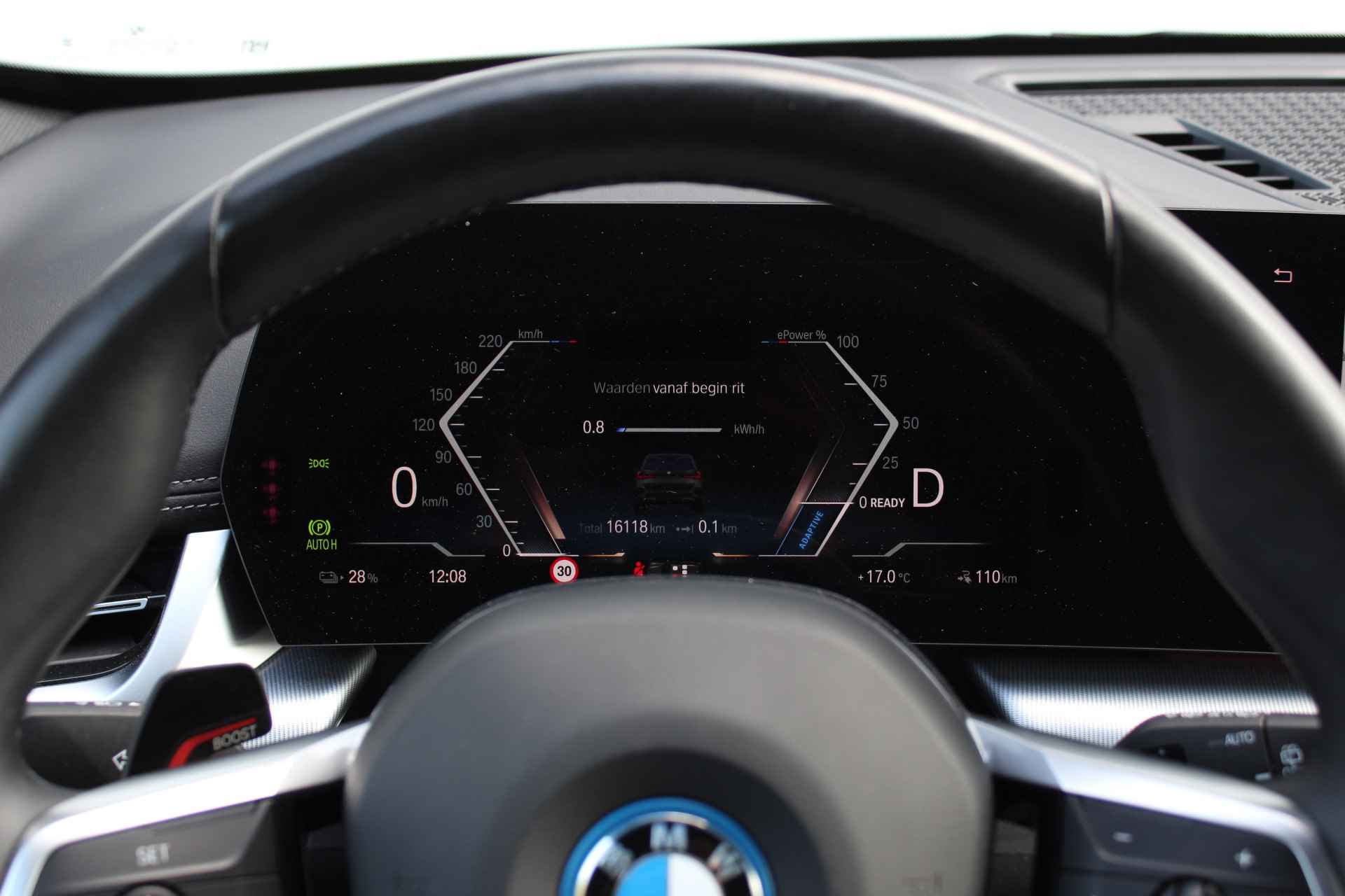 BMW iX1 xDrive30 High Executive M Sport 66 kWh / Panoramadak / Trekhaak / Adaptieve LED / Sportstoelen / Memory Seats / Driving Assistant Professional / Comfort Access / Harman-Kardon - 20/34