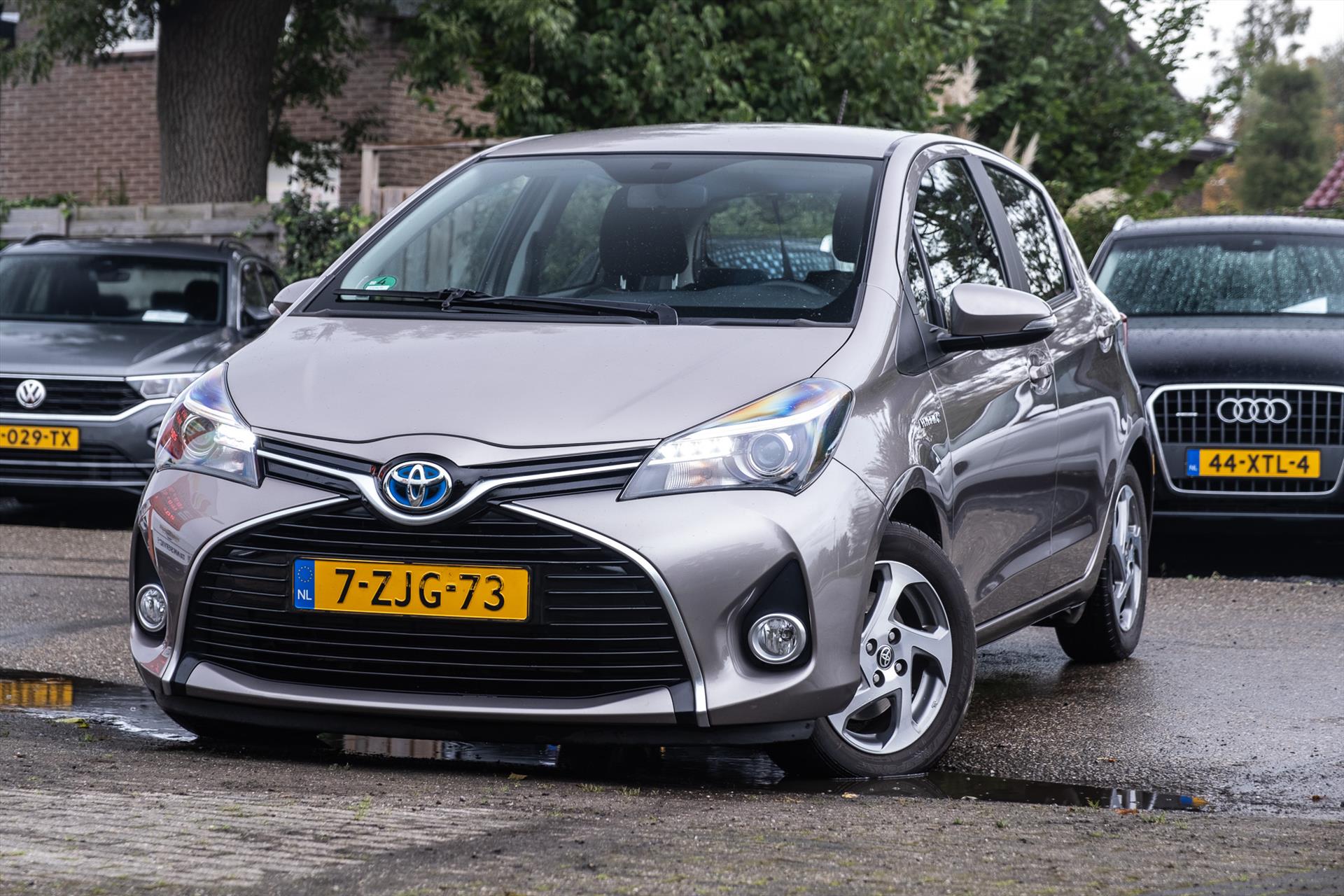 TOYOTA Yaris 1.5 Full Hybride 5 DEURS Automaat rijklaar bovag-garantie