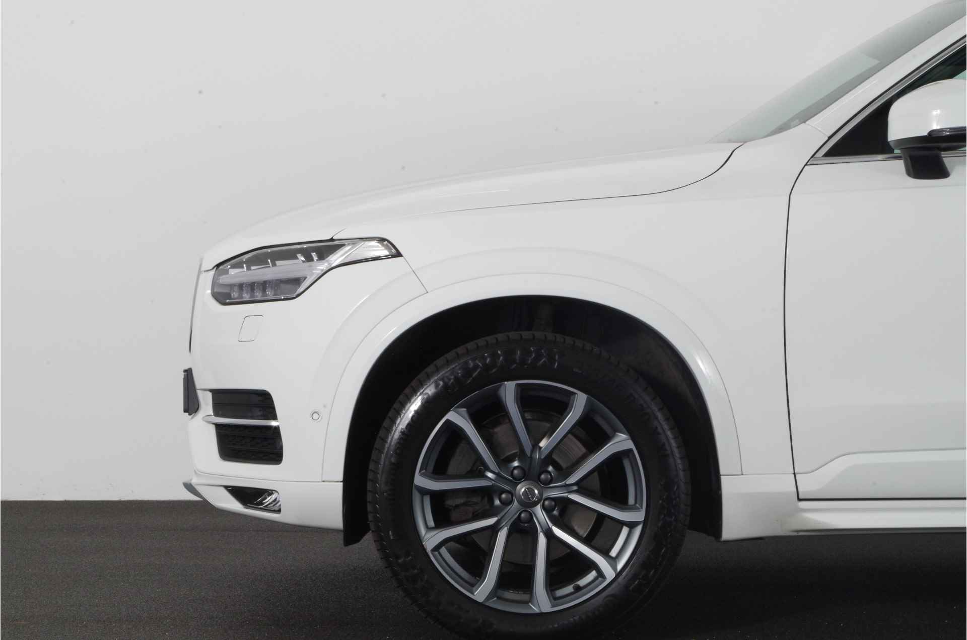 Volvo XC90 2.0 D5 AWD Momentum > 236pk/camera/trekhaak/donkere hemel/20inch... - 23/35