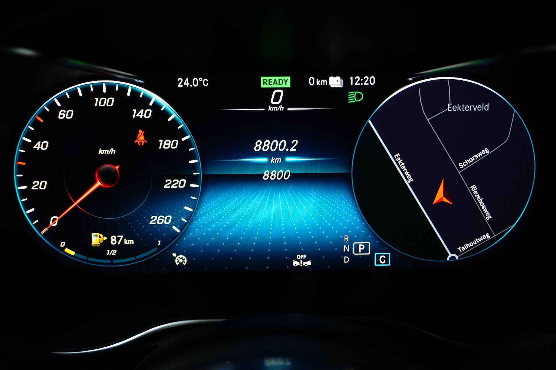 Mercedes-Benz GLC Coupé 300e 4MATIC Business Solution Luxury | Stoelverwarming | Navigatie | Elek. achterklep | Trekhaak - 28/46