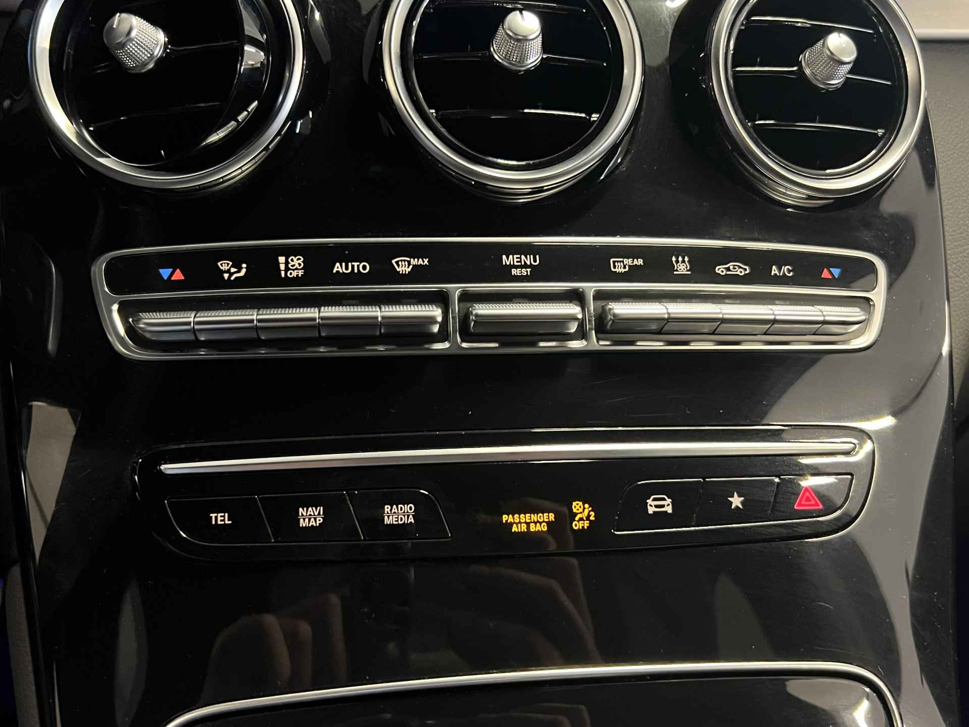 Mercedes-Benz GLC Coupé 300e 4MATIC Business Solution Luxury | Stoelverwarming | Navigatie | Elek. achterklep | Trekhaak - 30/46