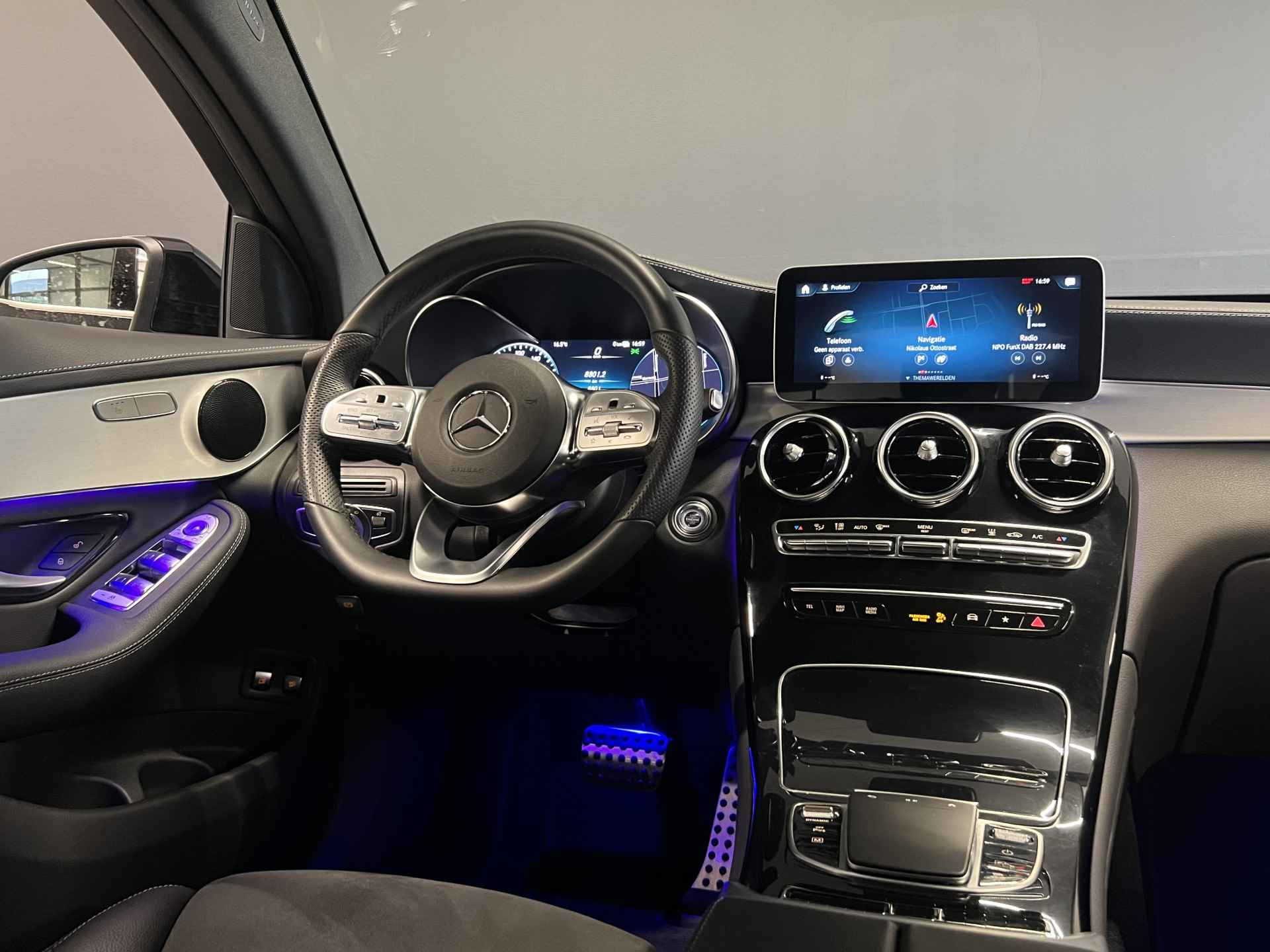 Mercedes-Benz GLC Coupé 300e 4MATIC Business Solution Luxury | Stoelverwarming | Navigatie | Elek. achterklep | Trekhaak - 38/46