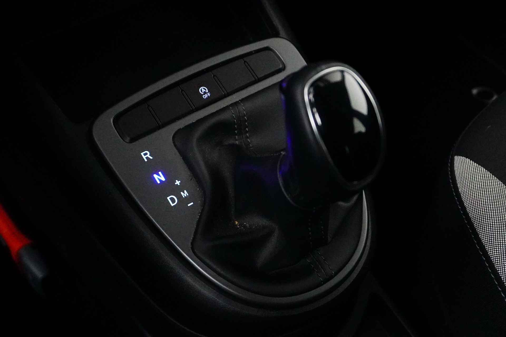 Hyundai i10 1.0 Comfort 5-zits Automaat | Apple Carplay | Android Auto | Airco | Parkeersensoren | Cruise Control | 14" LMV !! - 12/19