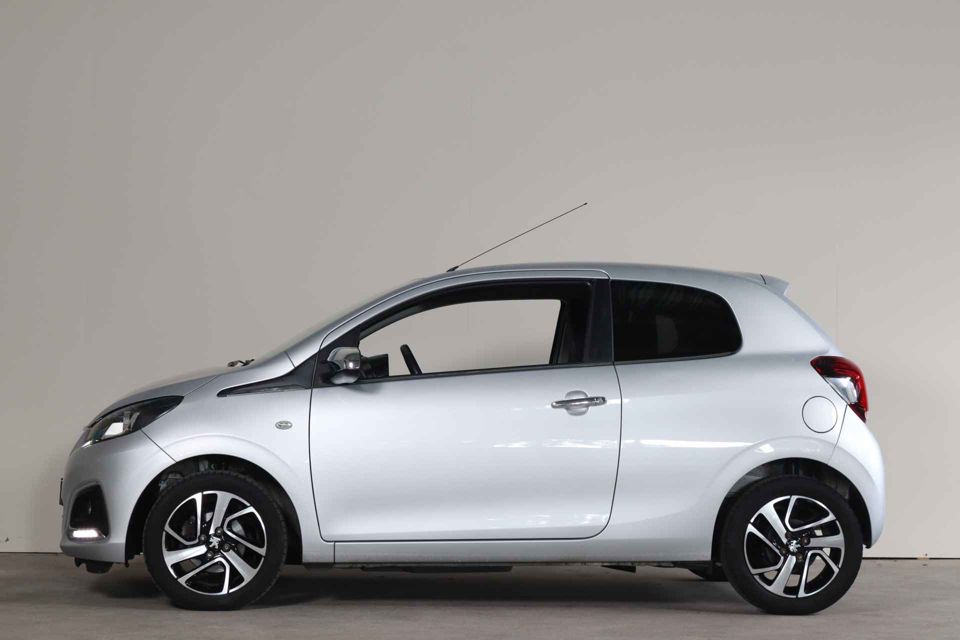 Peugeot 108 1.0 e-VTi Allure NL-Auto!! Apple Car-Play I Camera I Climate - 4/32