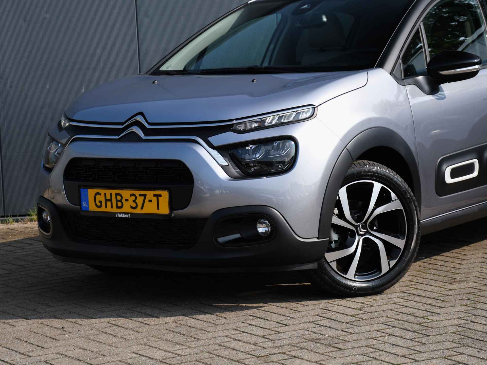 Citroen C3 Feel Edition 1.2 PureTech 83pk PDC ACHTER + CAM. | DAB | NAVI | KEYLESS | APPLE-CARPLAY | STOELVERW. VOOR - 2/31