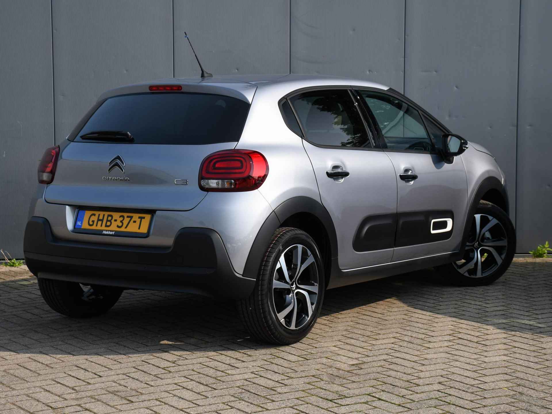 Citroen C3 Feel Edition 1.2 PureTech 83pk PDC ACHTER + CAM. | DAB | NAVI | KEYLESS | APPLE-CARPLAY | STOELVERW. VOOR - 4/31