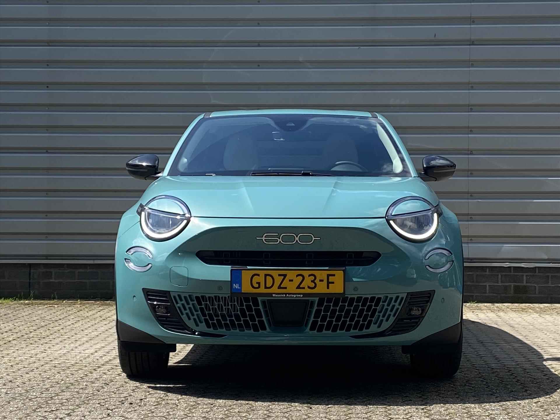 Fiat 600 1.2 Hybrid 100pk La Prima | U Connect Navigatie - 2/32