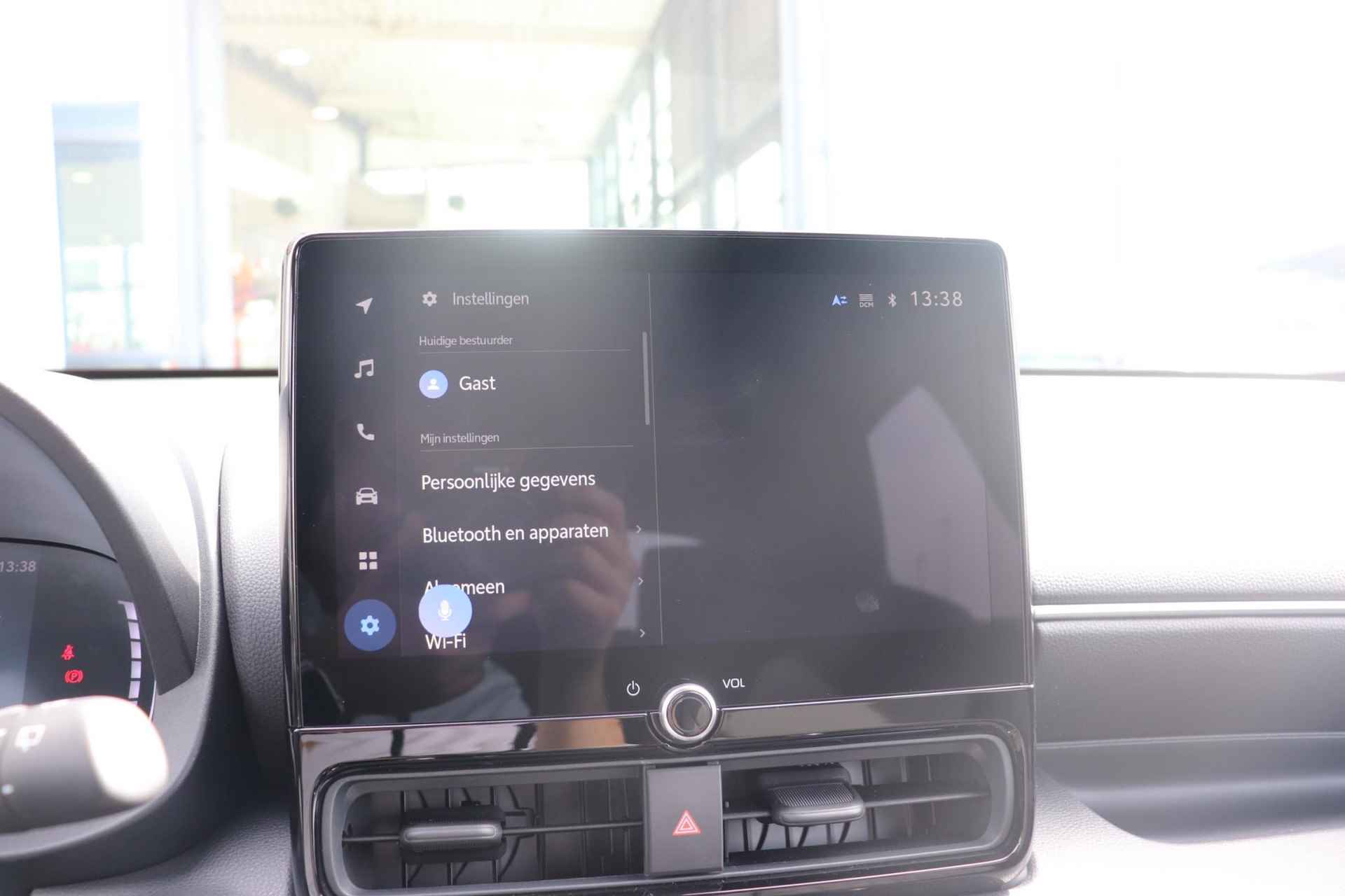 Toyota Yaris Hybrid 115 First Edition |  Vol Zwart Leder, Stoelverwarming, Draadloos Apple Carplay/Android Auto, Cruise & Climate control! - 35/42