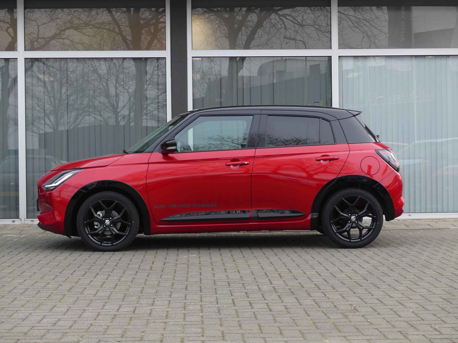 Suzuki Swift 1.2 Style Smart Hybrid 6 jaar fabrieksgarantie! GT-Styling-pakket, Cuise Control, Navigatie, - 4/36