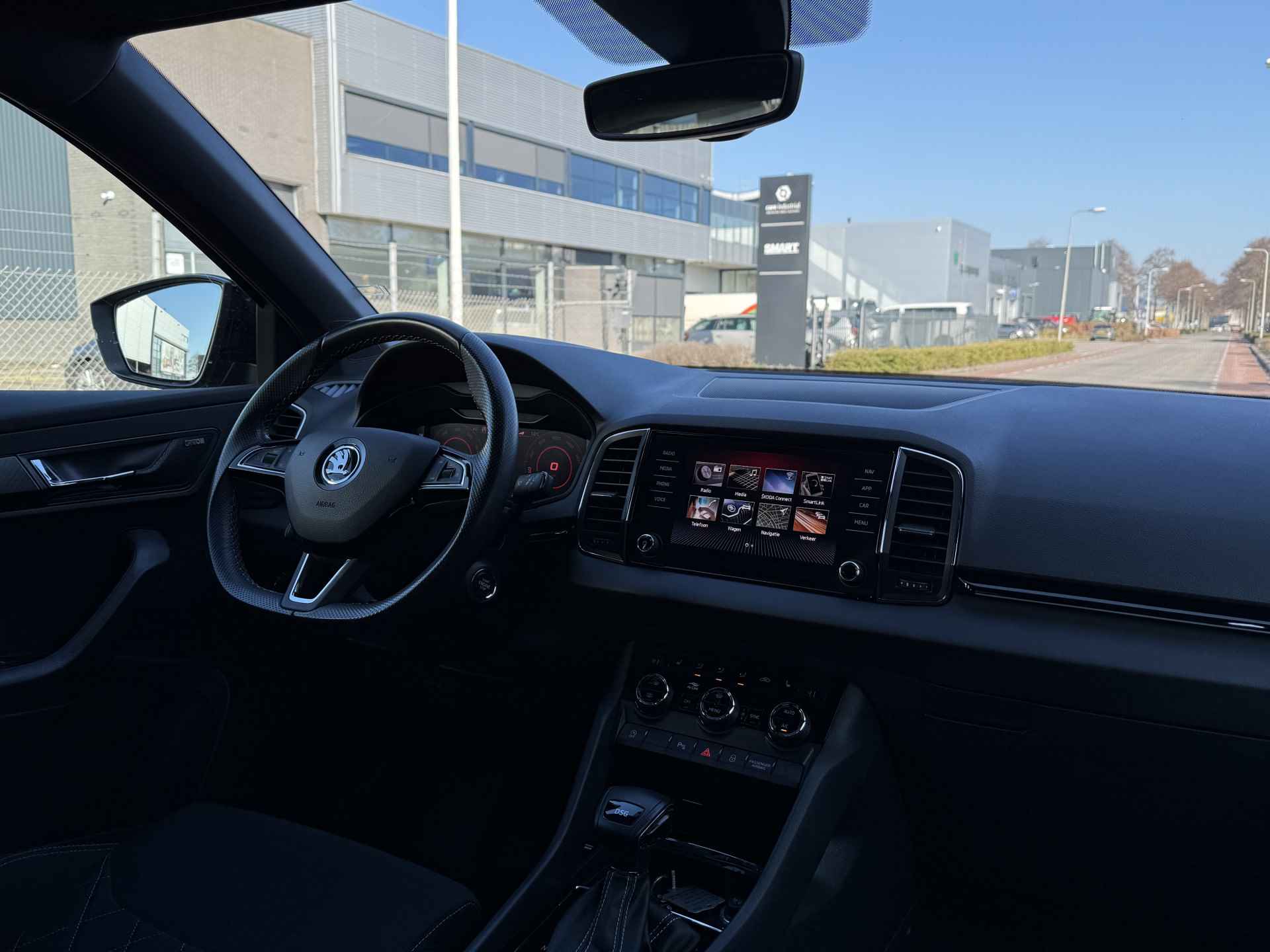 Škoda Karoq 1.5 TSI ACT Sportline Business NAVI / 18"LMV / CAMERA / Elektr. Achterklep / APP.Connect - 23/39