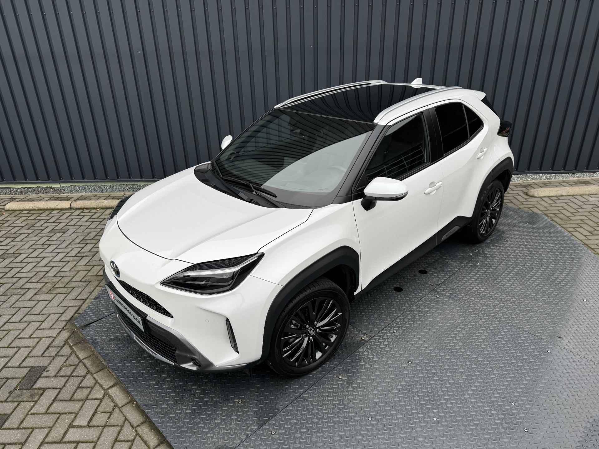 Toyota Yaris Cross 1.5 Hybrid Adventure | Pano dak | JBL | 1ste particuliere eigenaar | Rijklaar!!! - 3/38