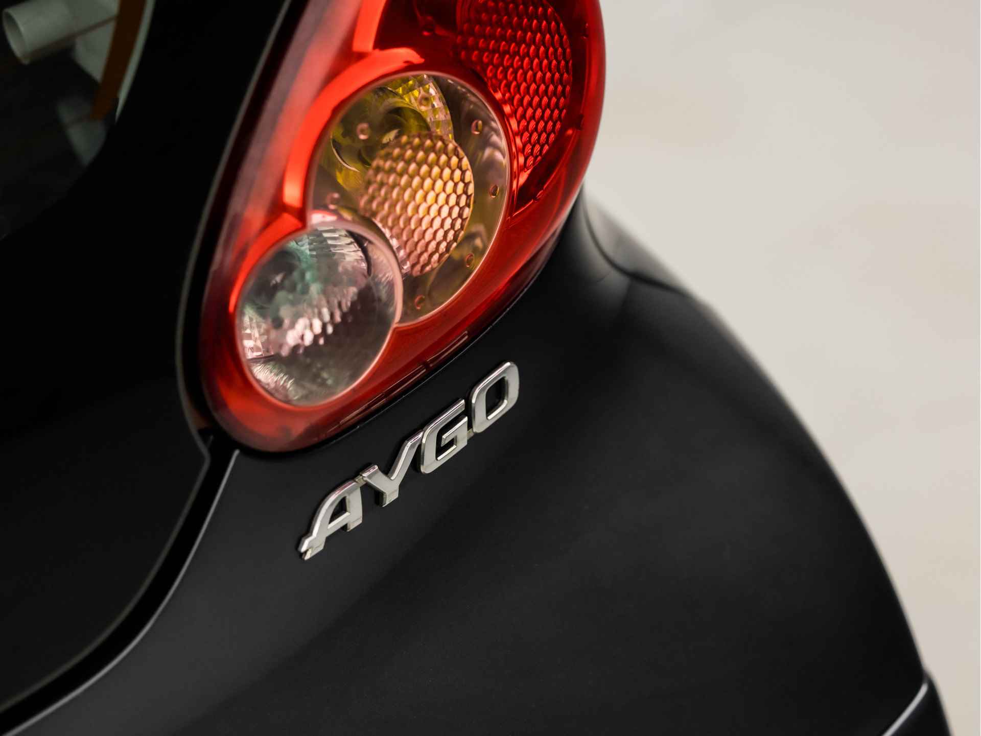 Toyota Aygo 1.0-12V Sport (AIRCO, 5 DEURS, NIEUWE APK, LOGISCH NAP, SPORTSTOELEN, LM VELGEN, ELEK RAMEN, NIEUWSTAAT) - 19/33