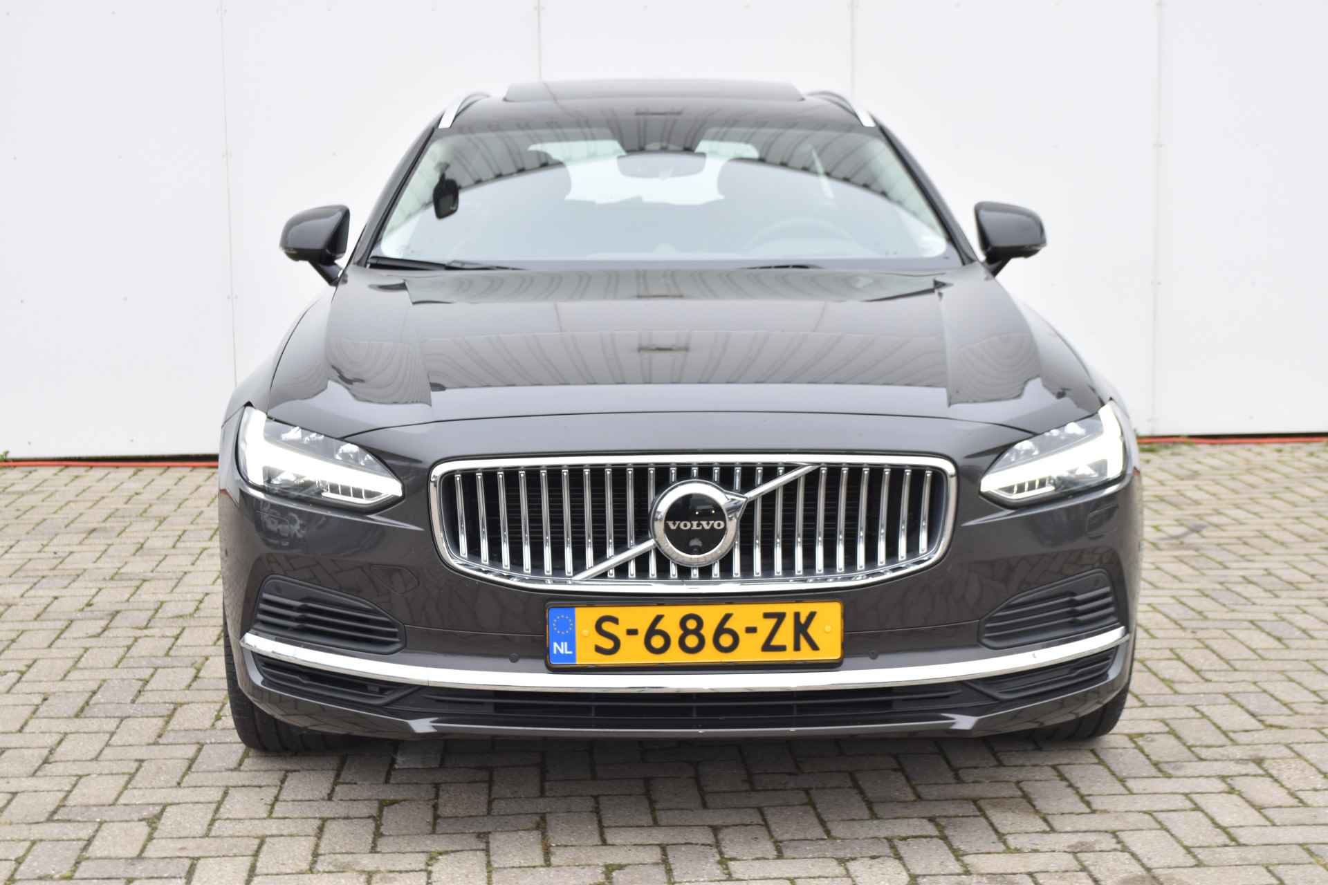 Volvo V90 2.0 T6 Plug-in hybrid AWD Ultimate Bright - 3/39