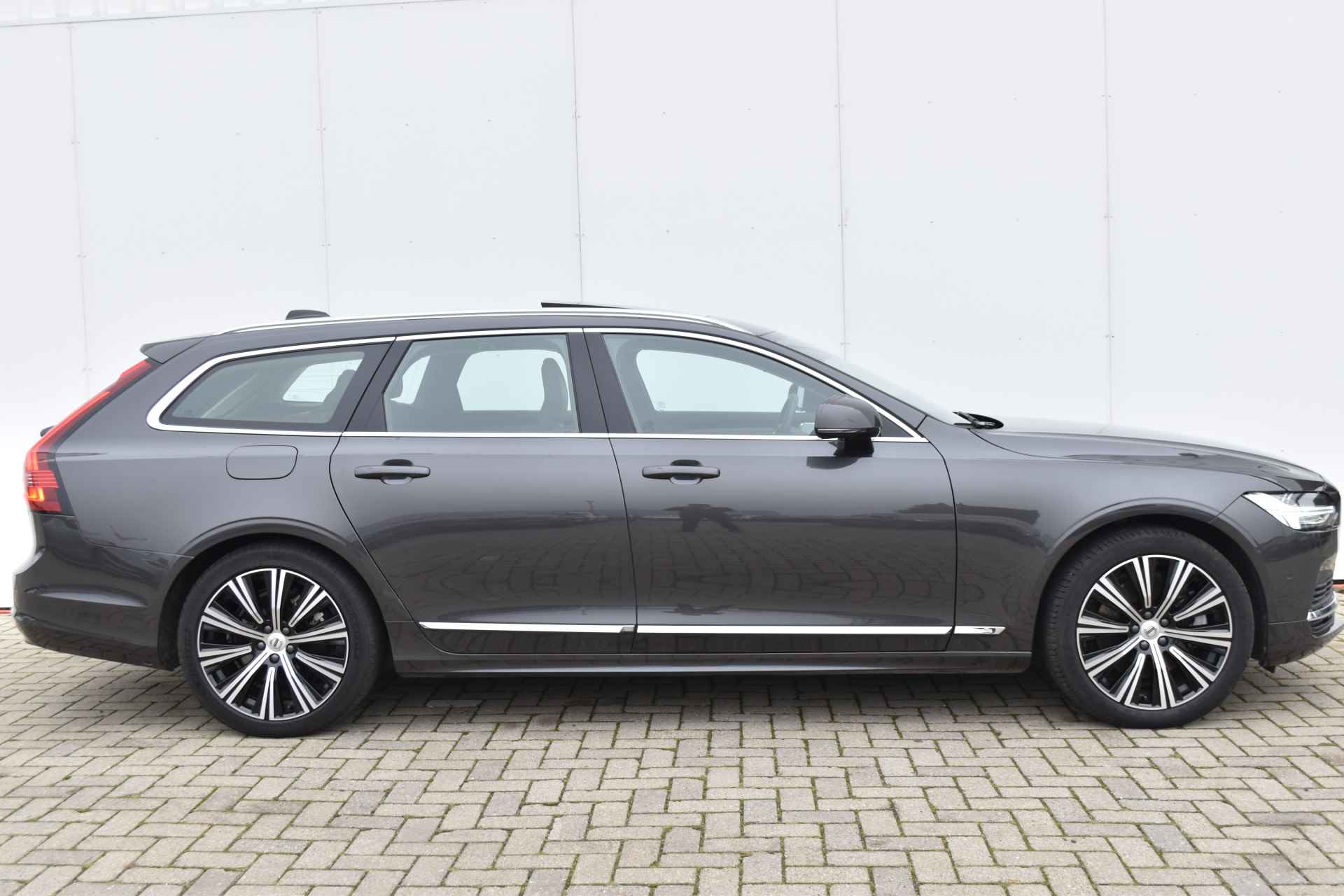 Volvo V90 2.0 T6 Plug-in hybrid AWD Ultimate Bright - 5/39