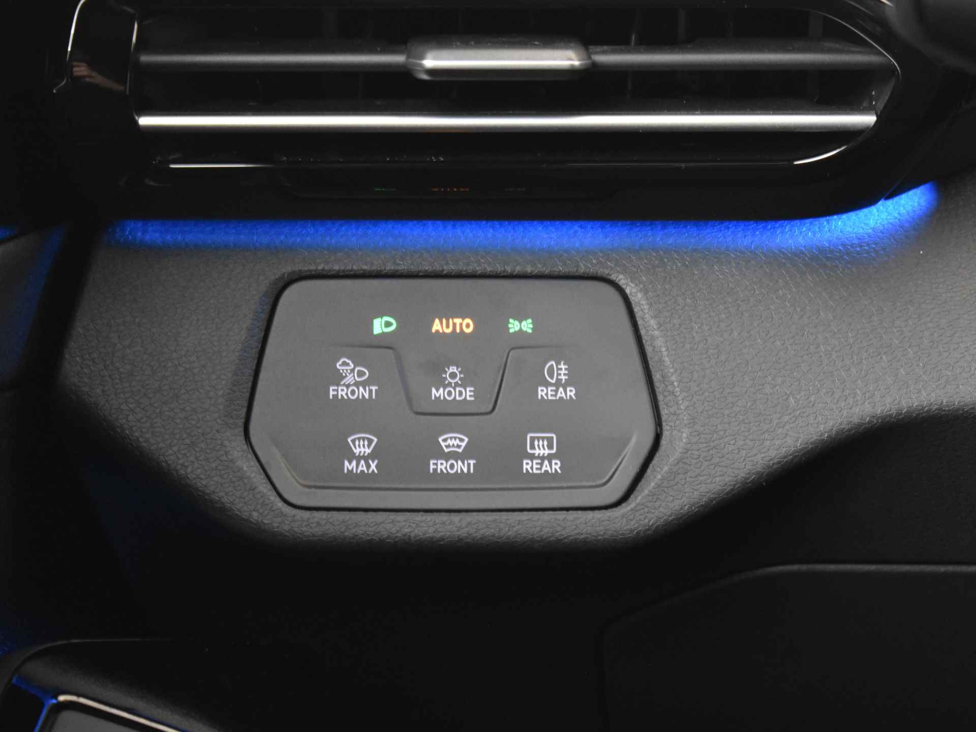 Volkswagen ID.4 GTX 77 kWh 299pk 4 wheeldrive | Fabrieksgarantie 2025 | Cruise control | Navigatie | Matrix koplampen | Keyless | App connect | - 45/59